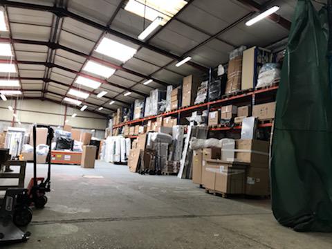 Entrepôt de stockage de 600m² à partager pour