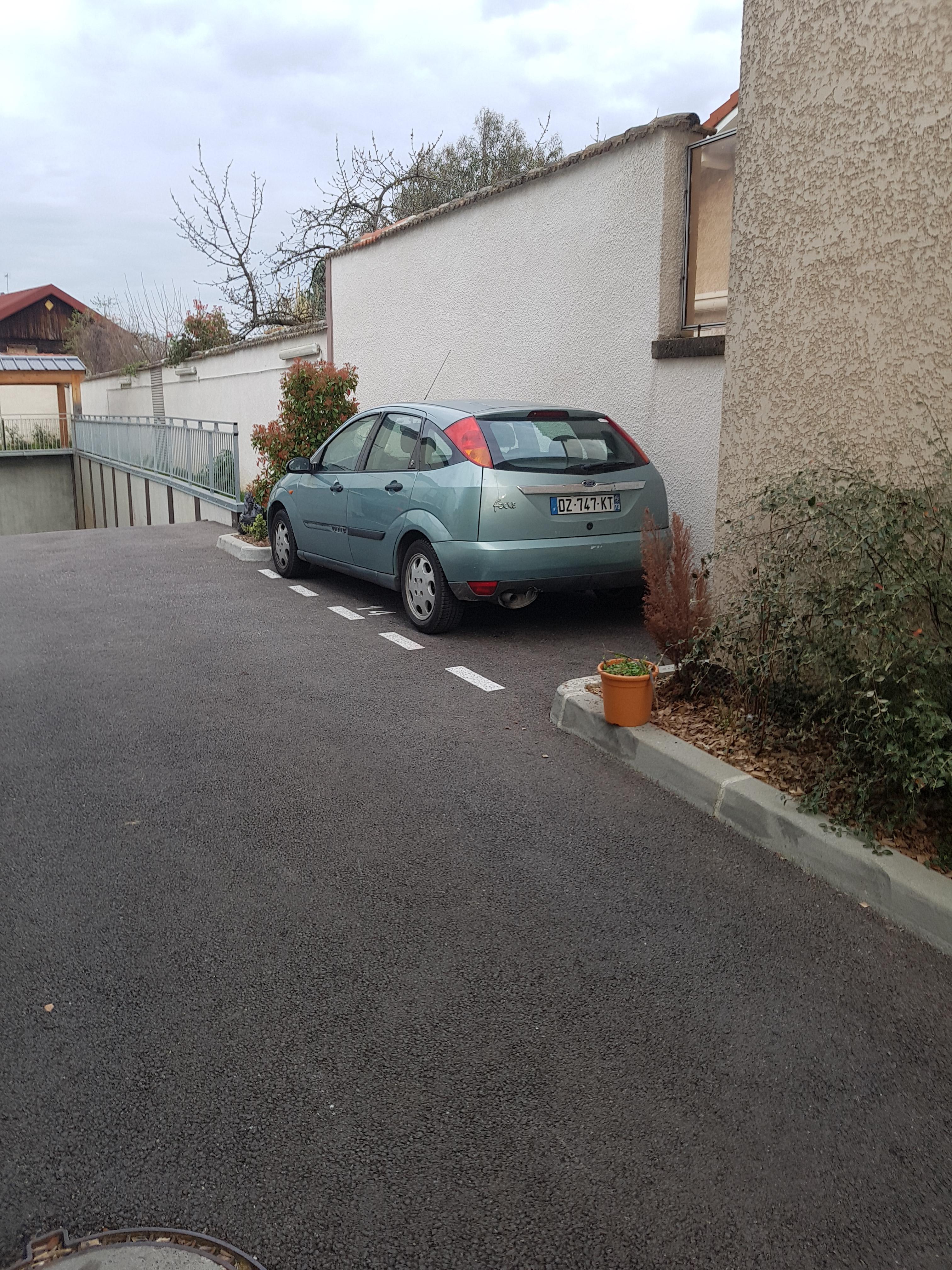 Stockage en extérieur - Place de parking