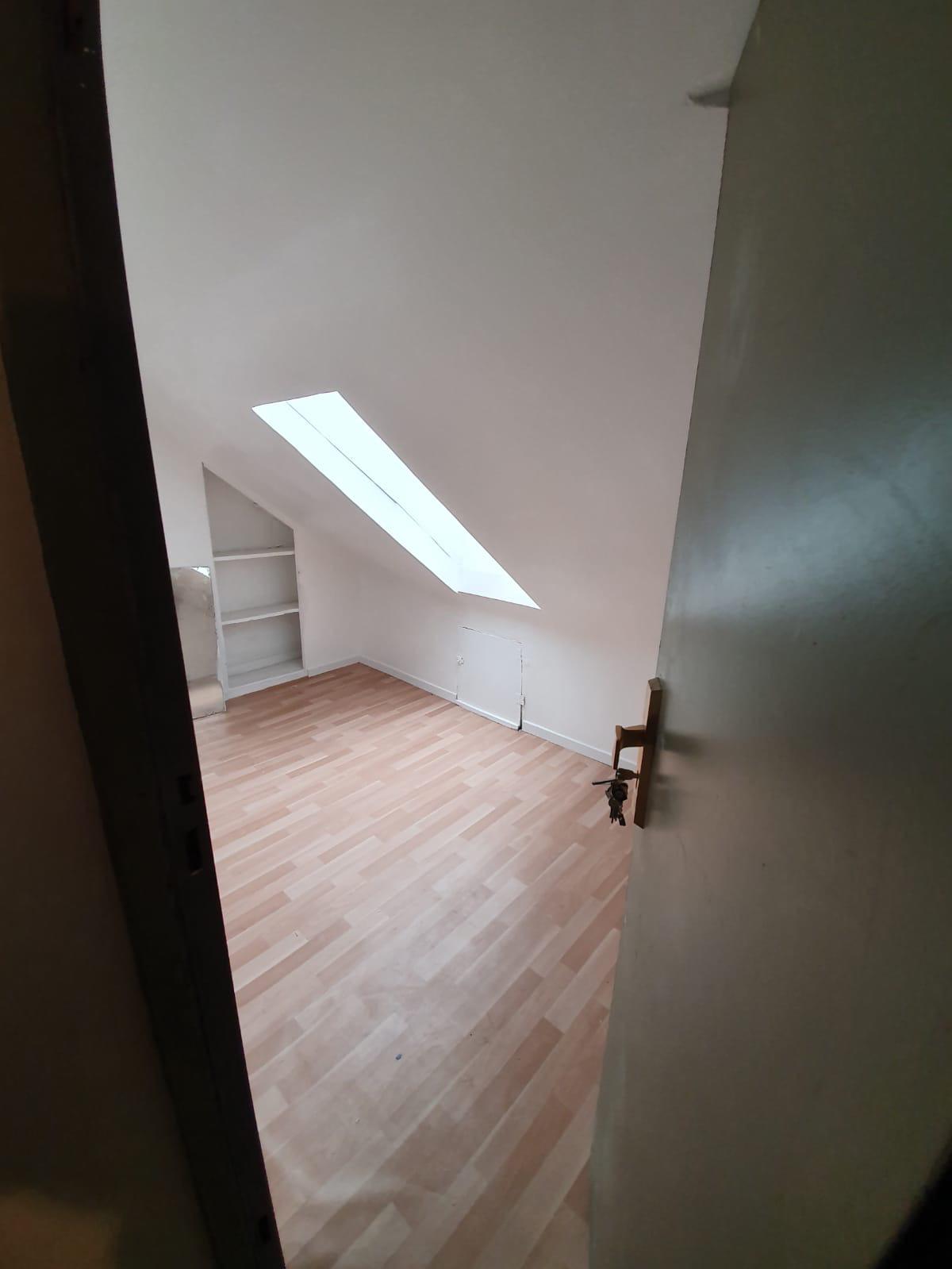 Chambre de bonne à louer 5m2 loi carrez