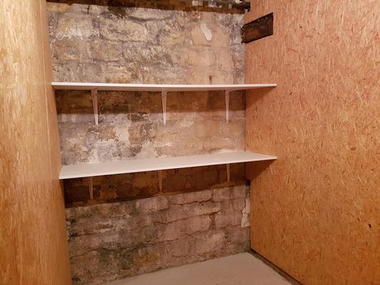 Cave 4 m2 dans le Marais