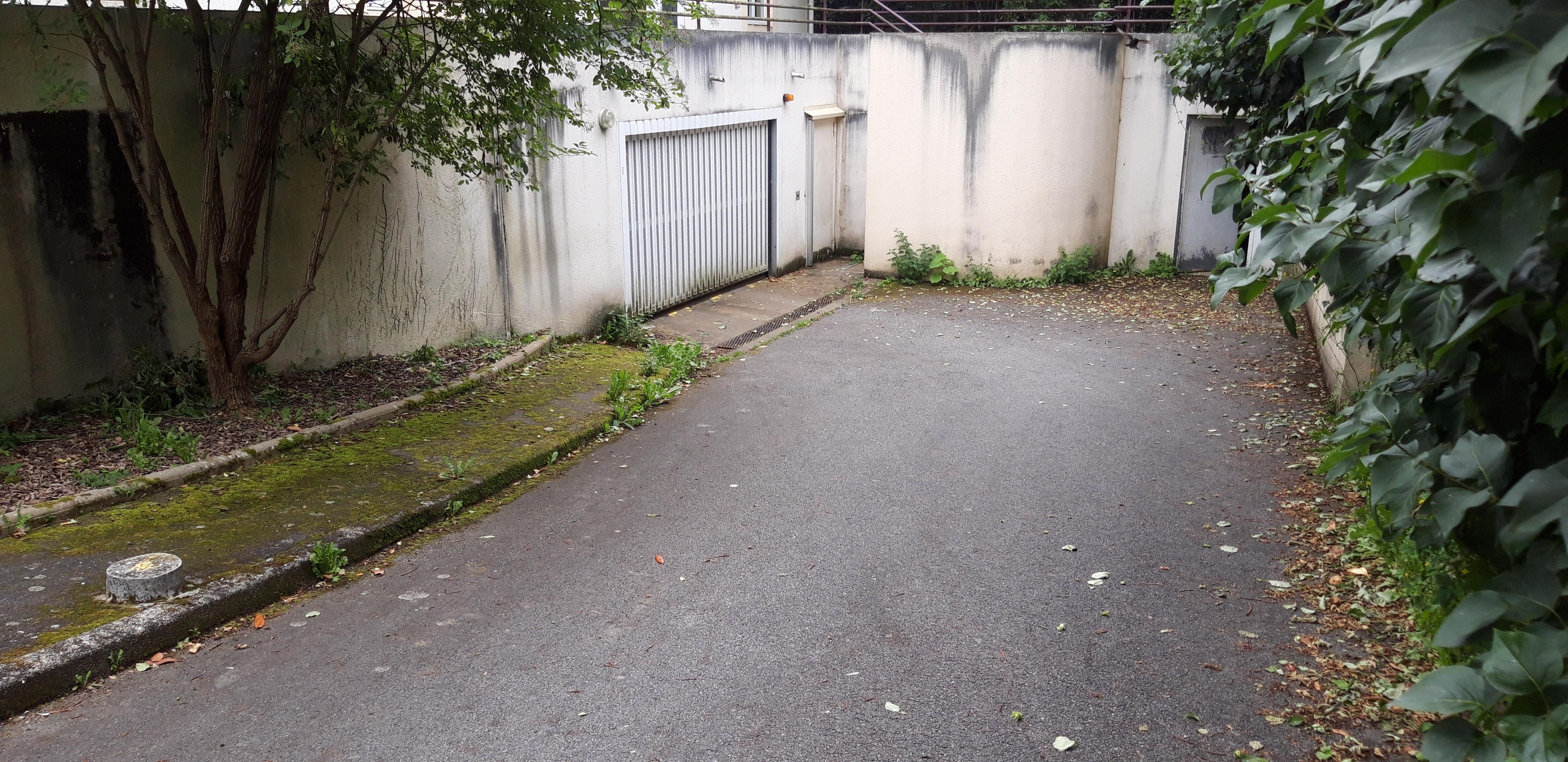 Garage sécurisé à la location