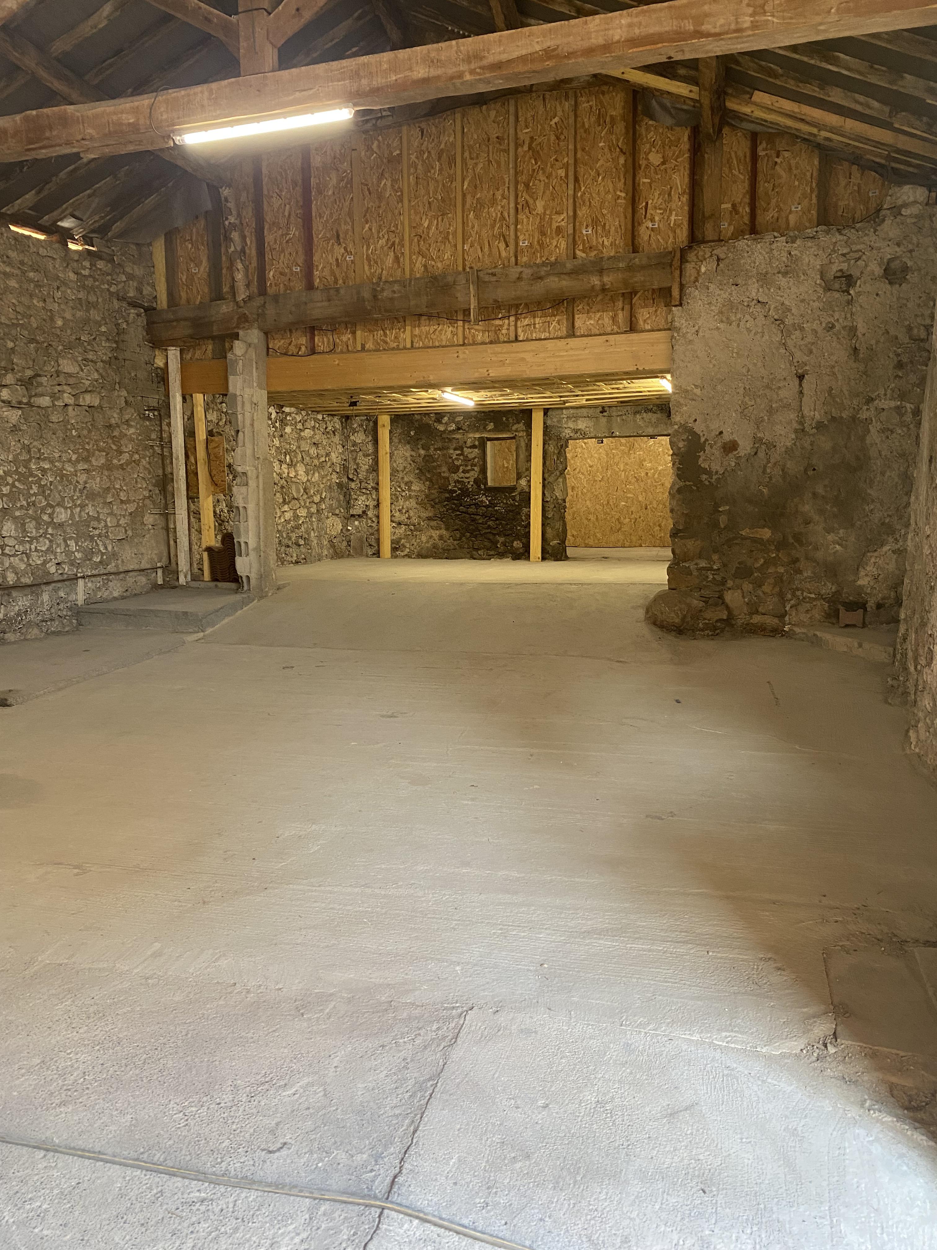 Local dépôt 30m2 minimum