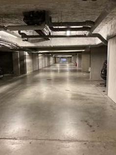 Garage sous-sol sécurisé