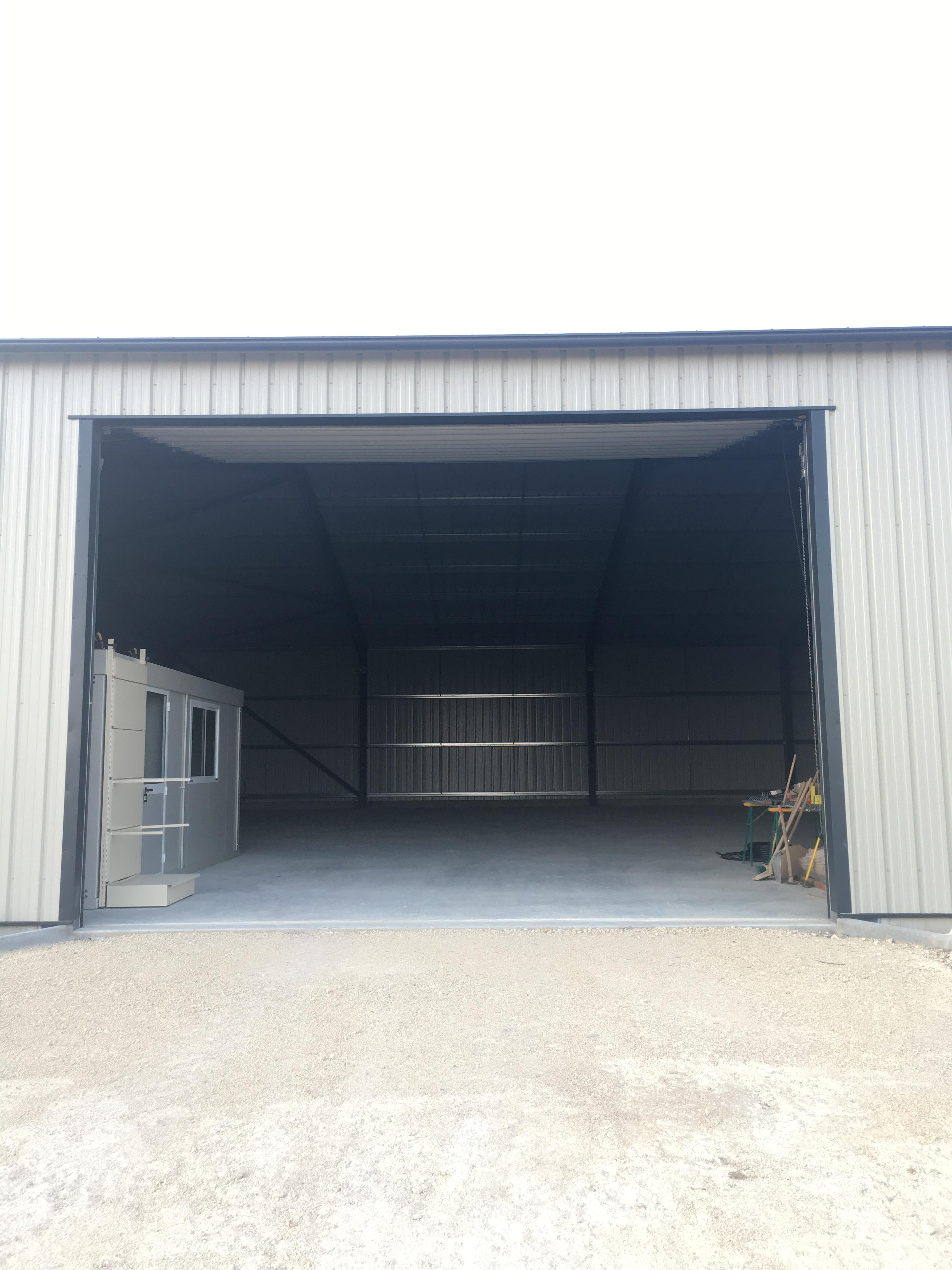 LOUE EMPLACEMENT POUR STOCKAGE