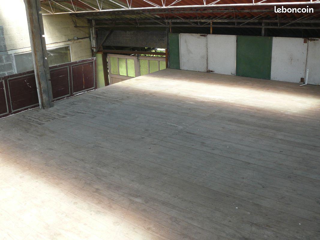 Loue local de stockage