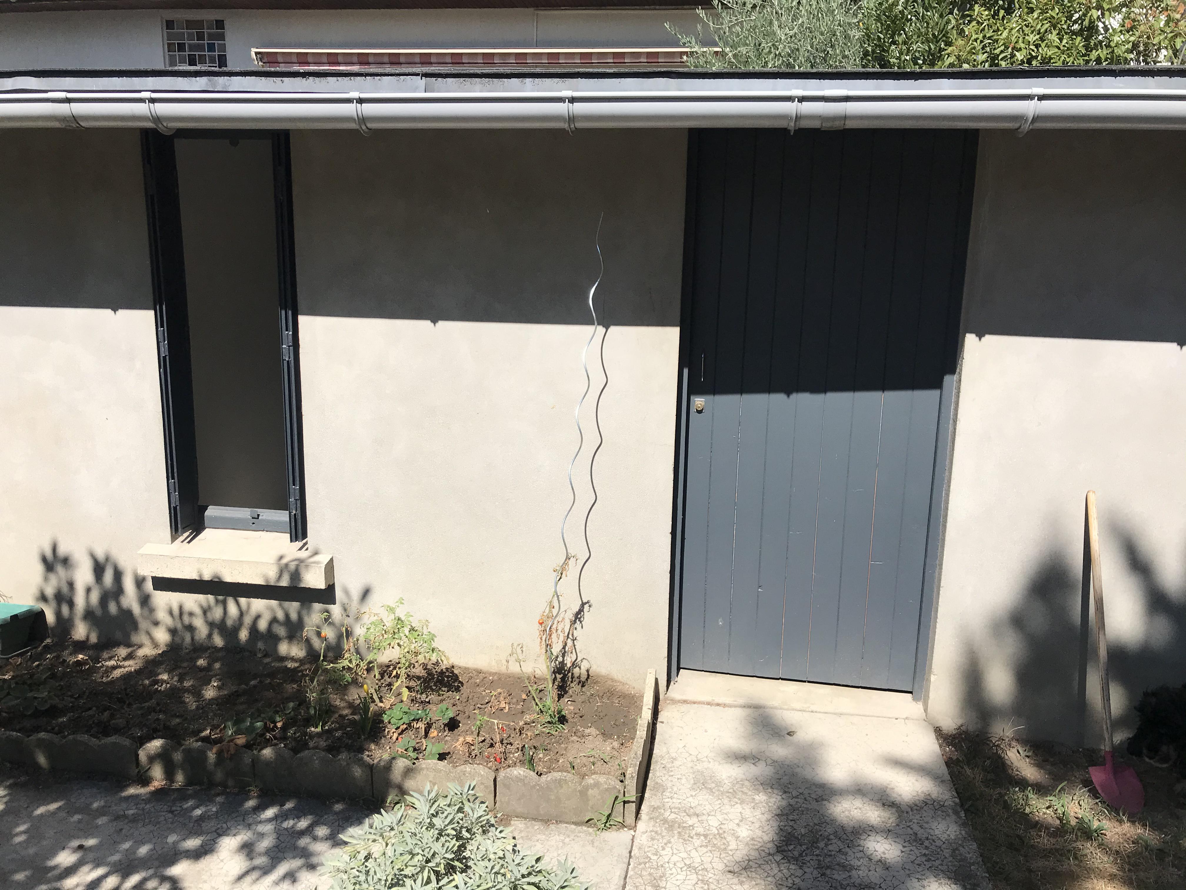 Espace privé situé dans une dépendance