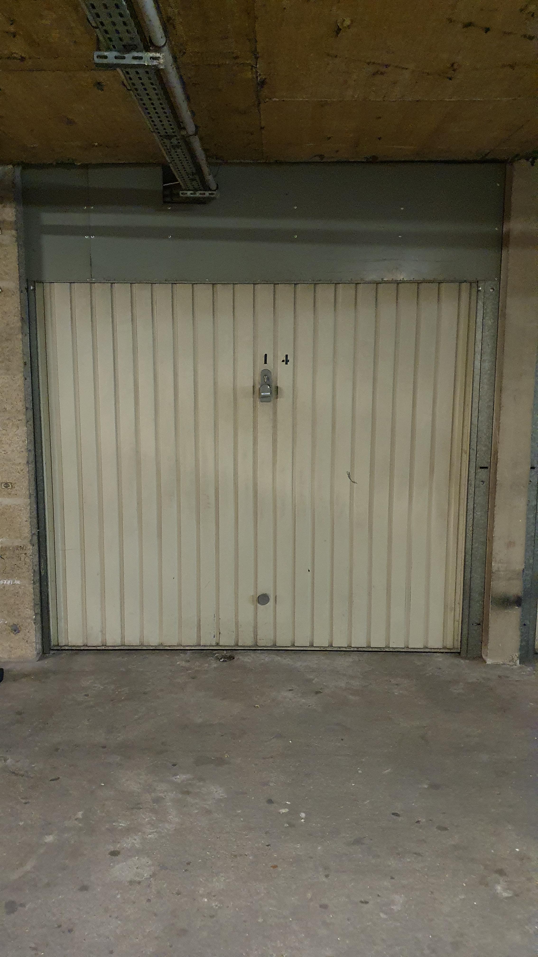 Garage fermé