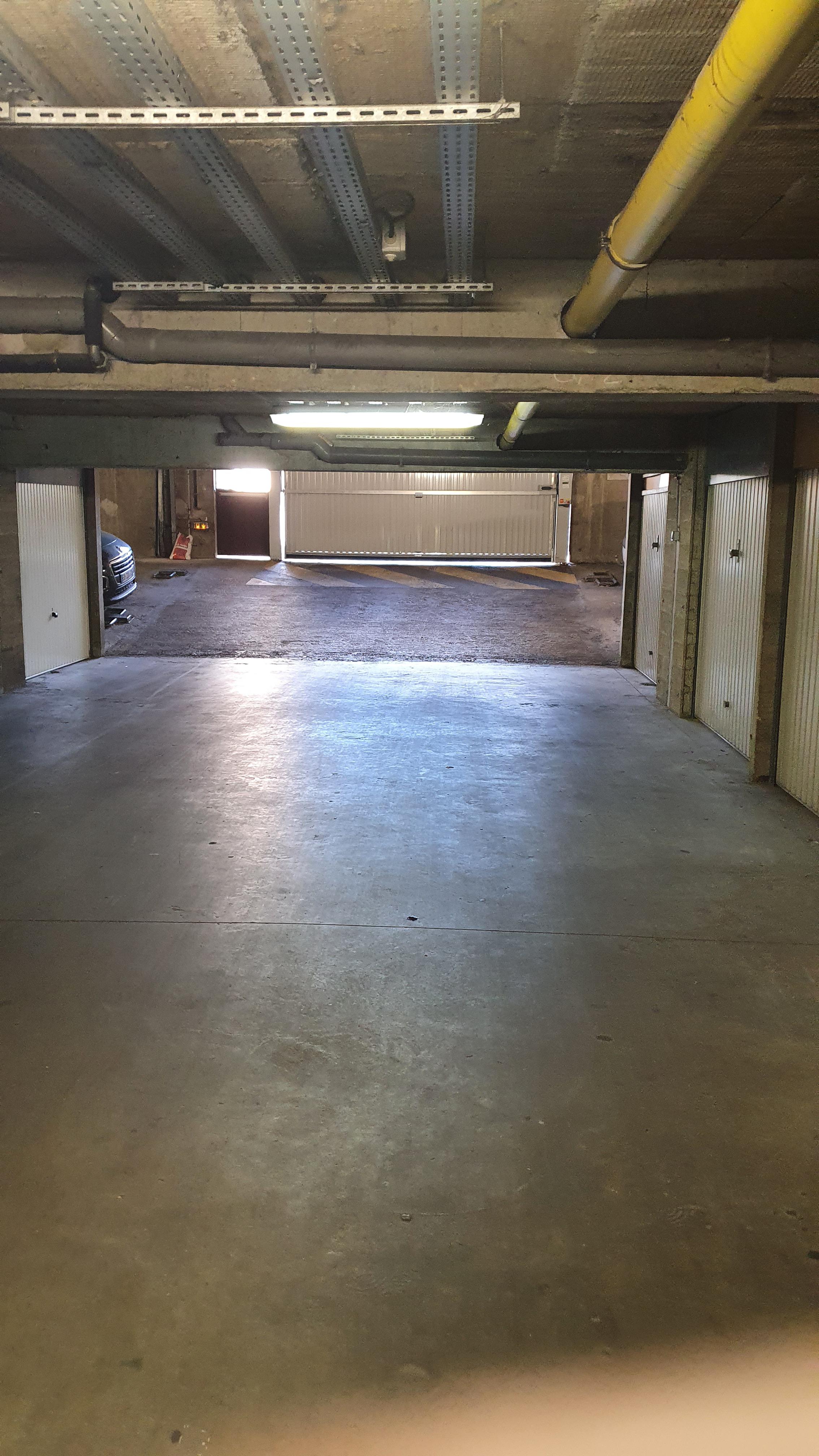 Garage/box