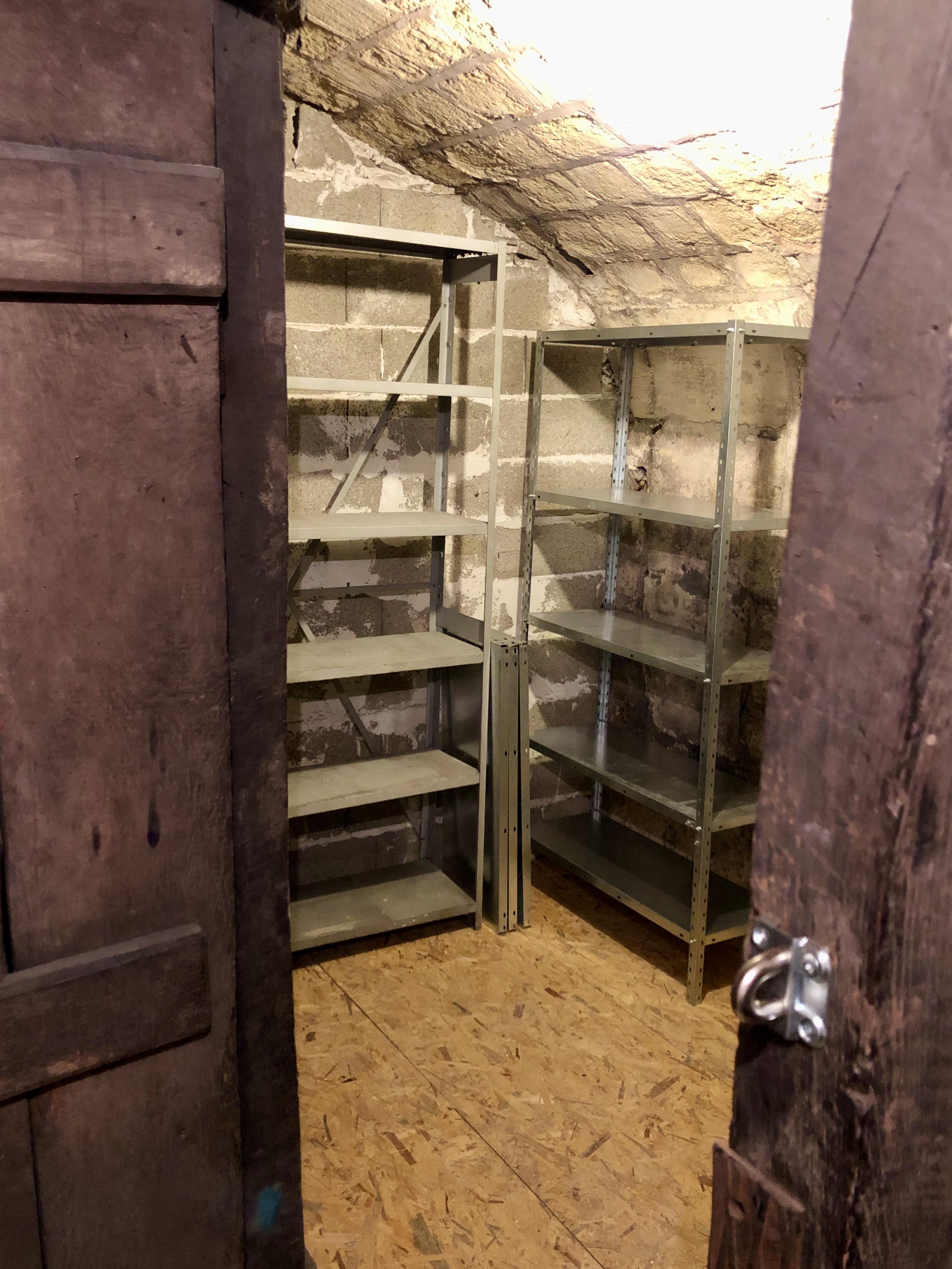 Location cave saine et sécurisée de 6 m²