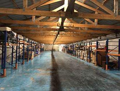 Entrepôt de stockage grandes surfaces