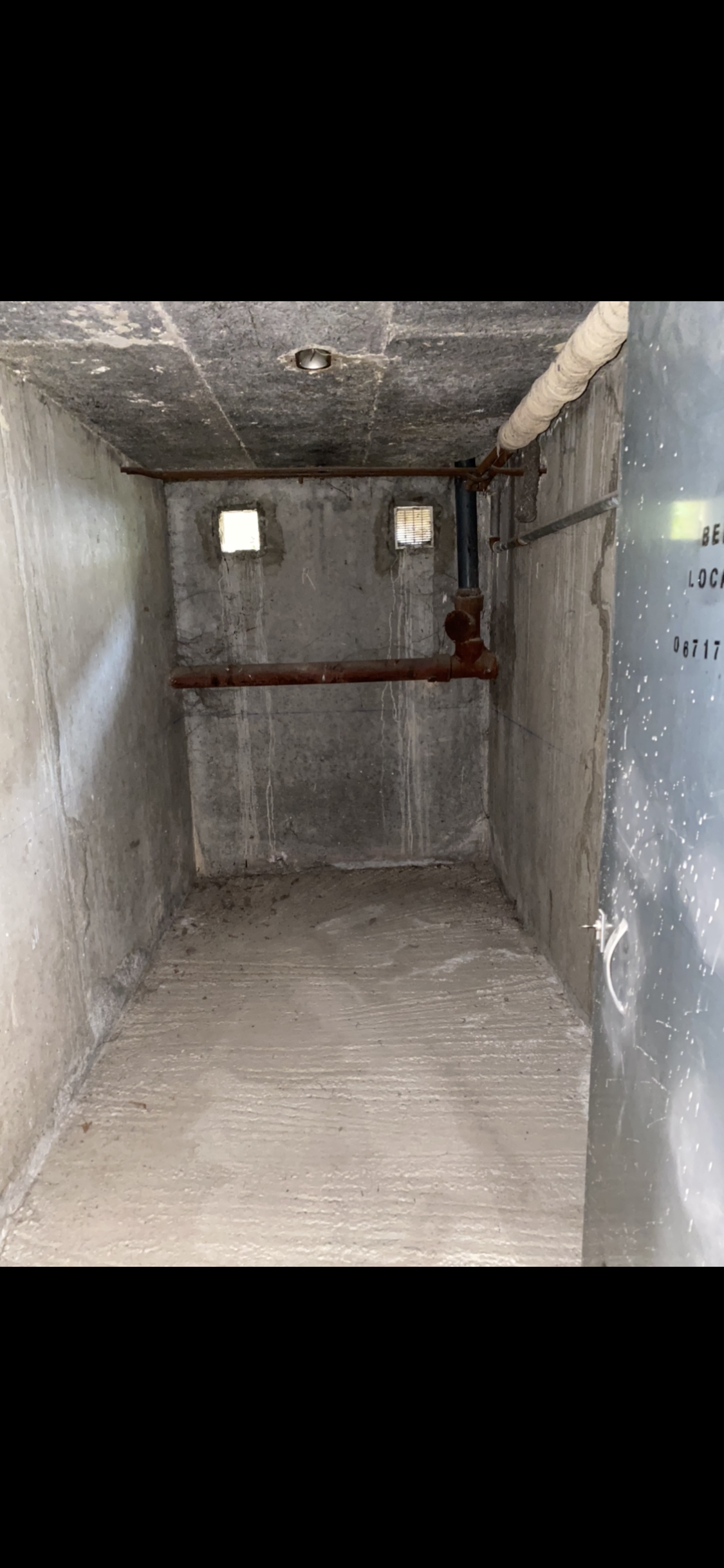 Cave stockage garde meuble