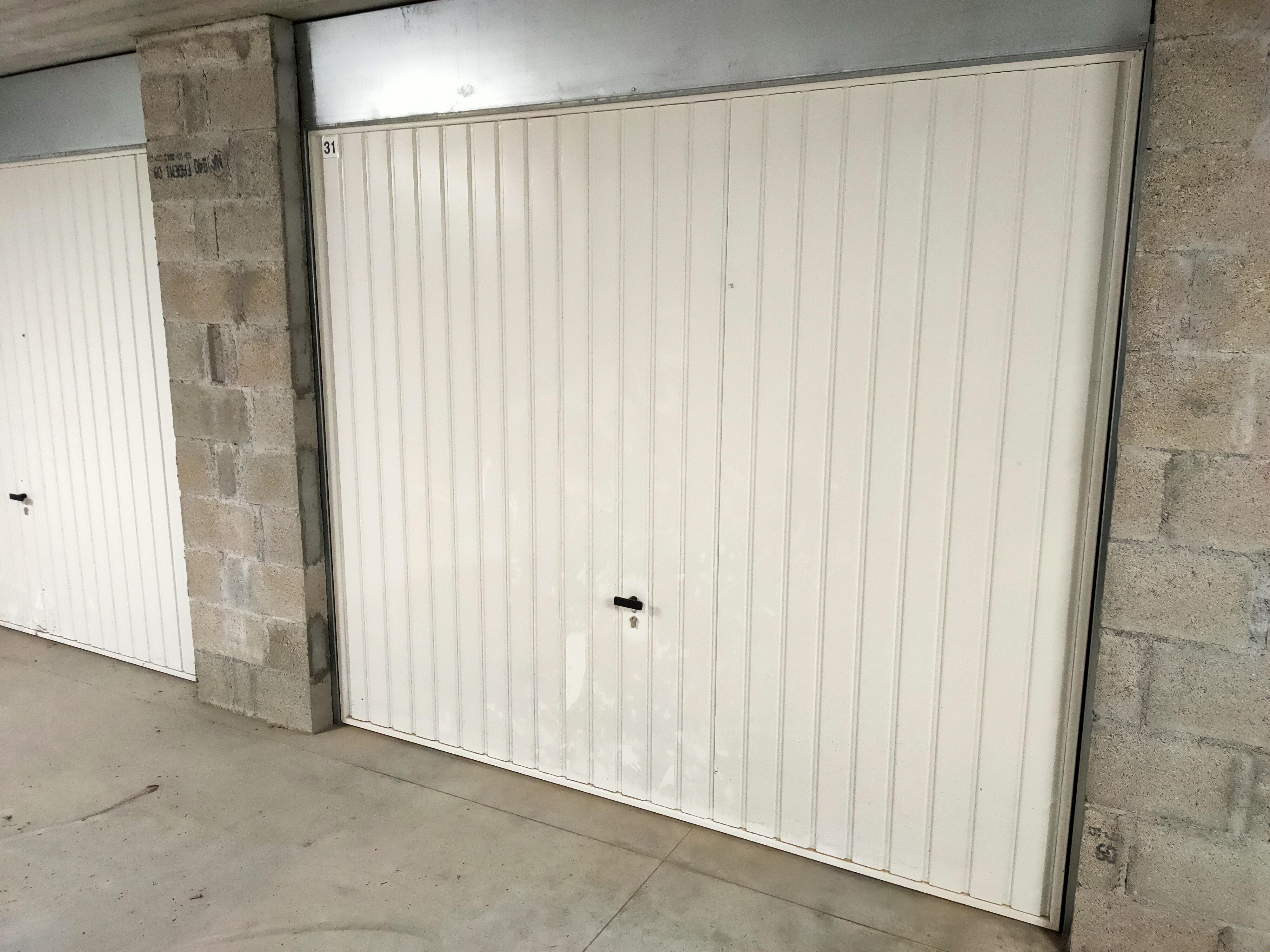 Grand box en sous-sol sécurisé