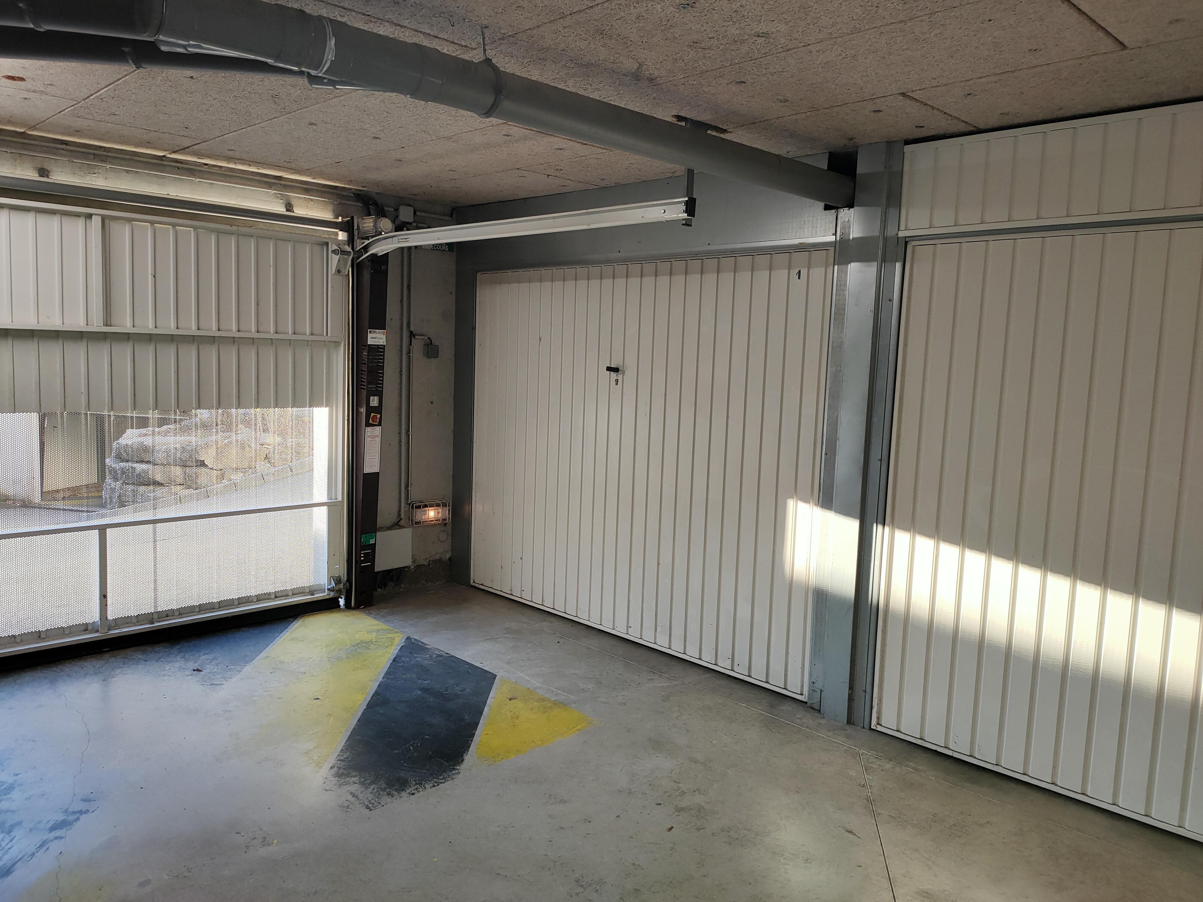 Box sécurisé en sous-sol / Parking fermé
