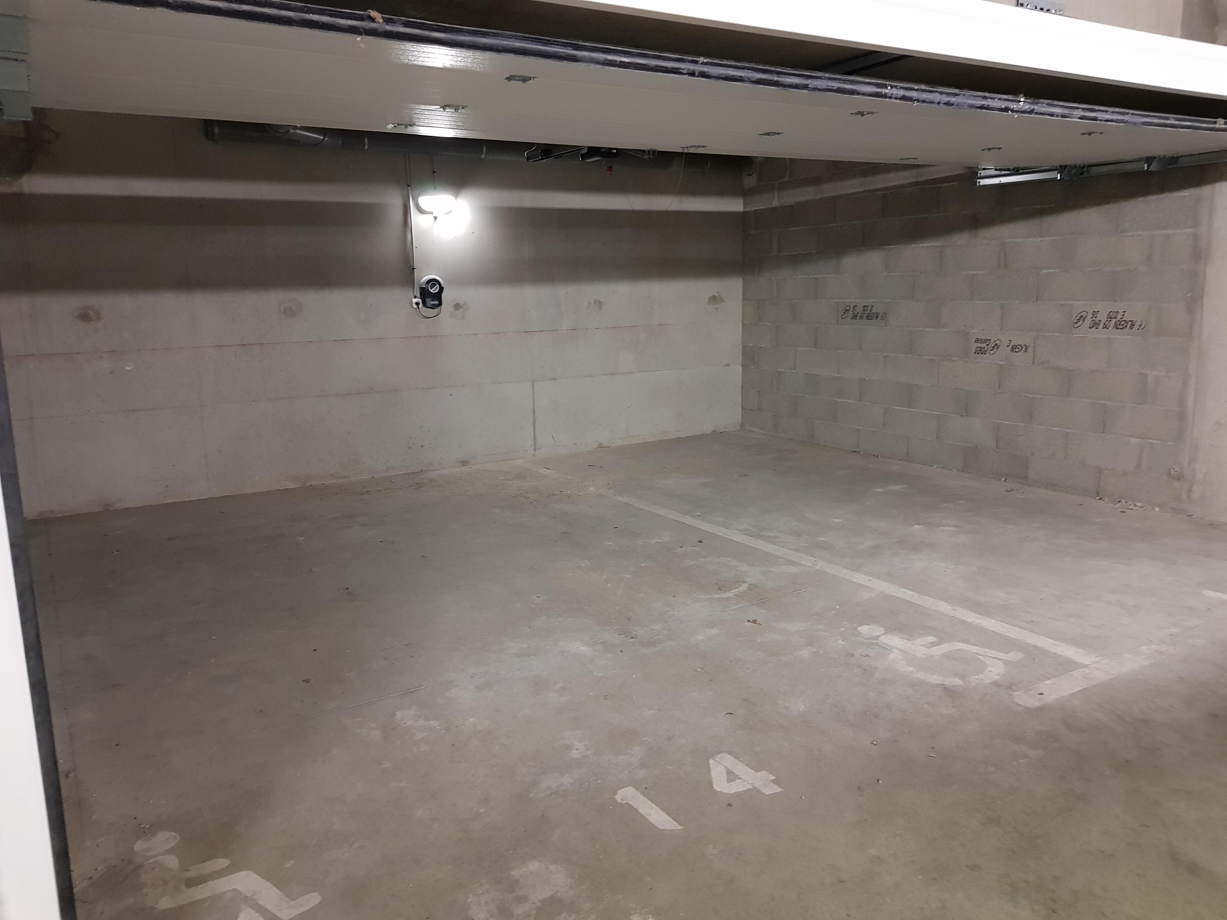 Garage box de stockage à louer