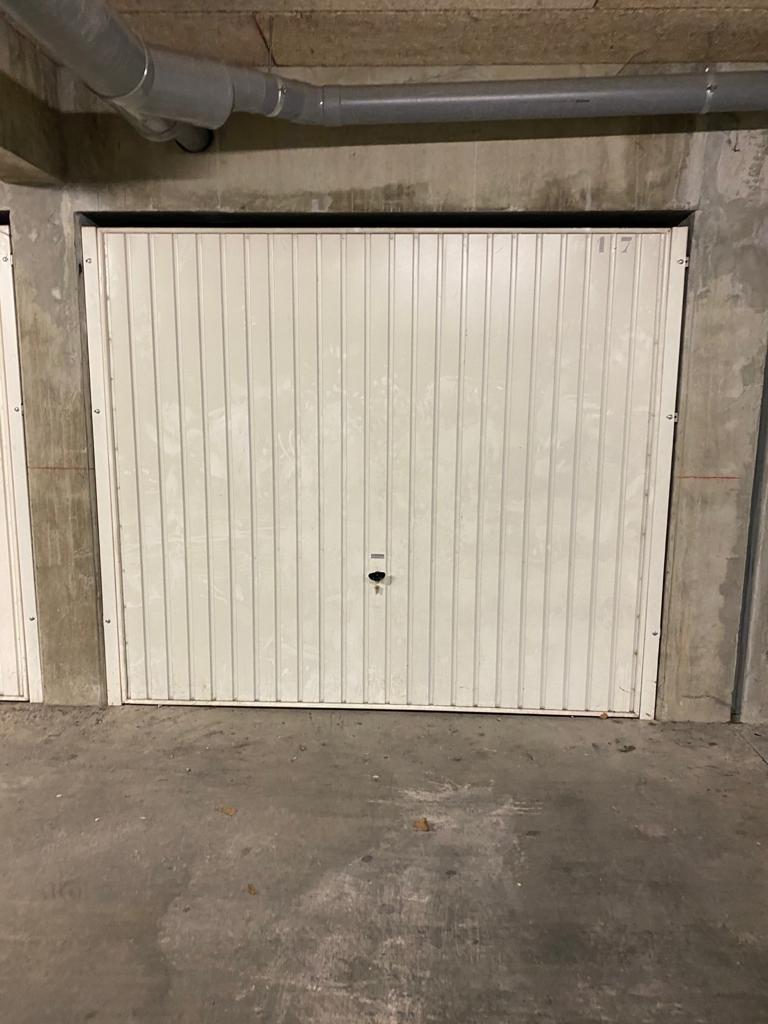 Grand garage à louer / Grenoble sud /