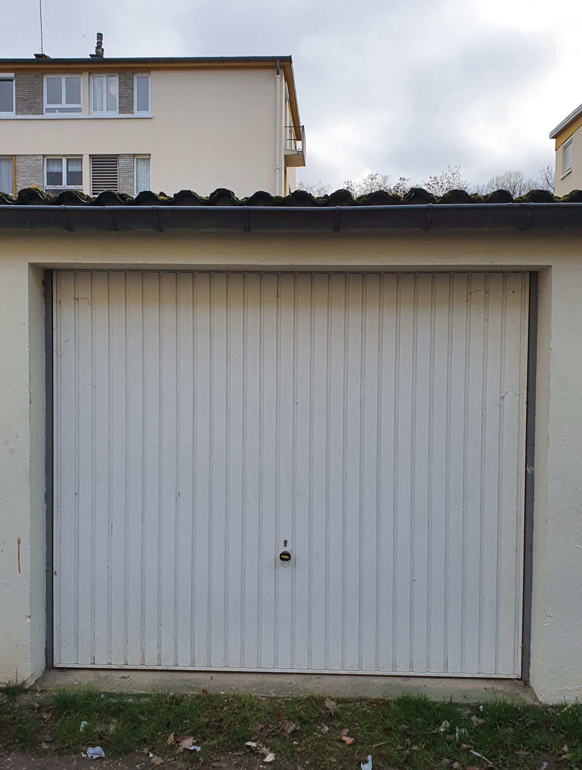 Garage fermé / Box de stockage - Melun