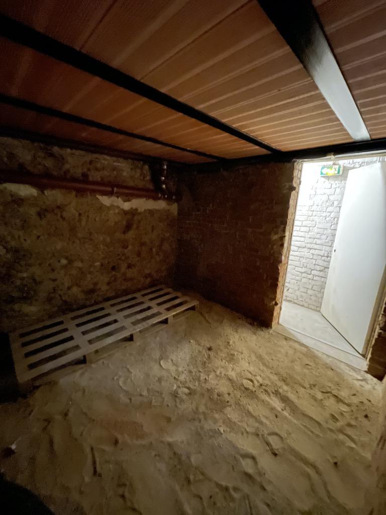 Grande cave sèche, saine et sécurisée