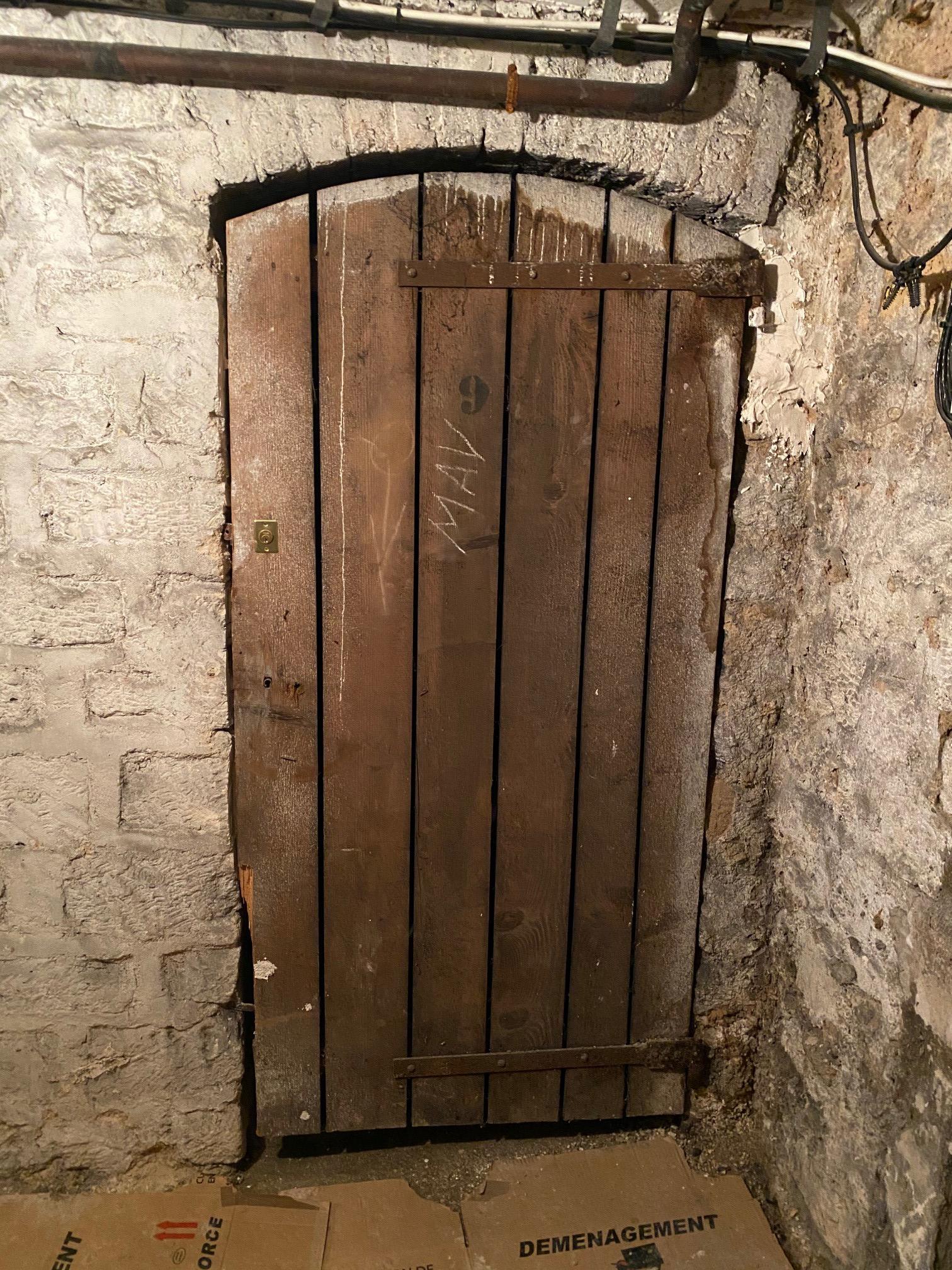 Cave Paris 12, Proche metro et Périphérique saine