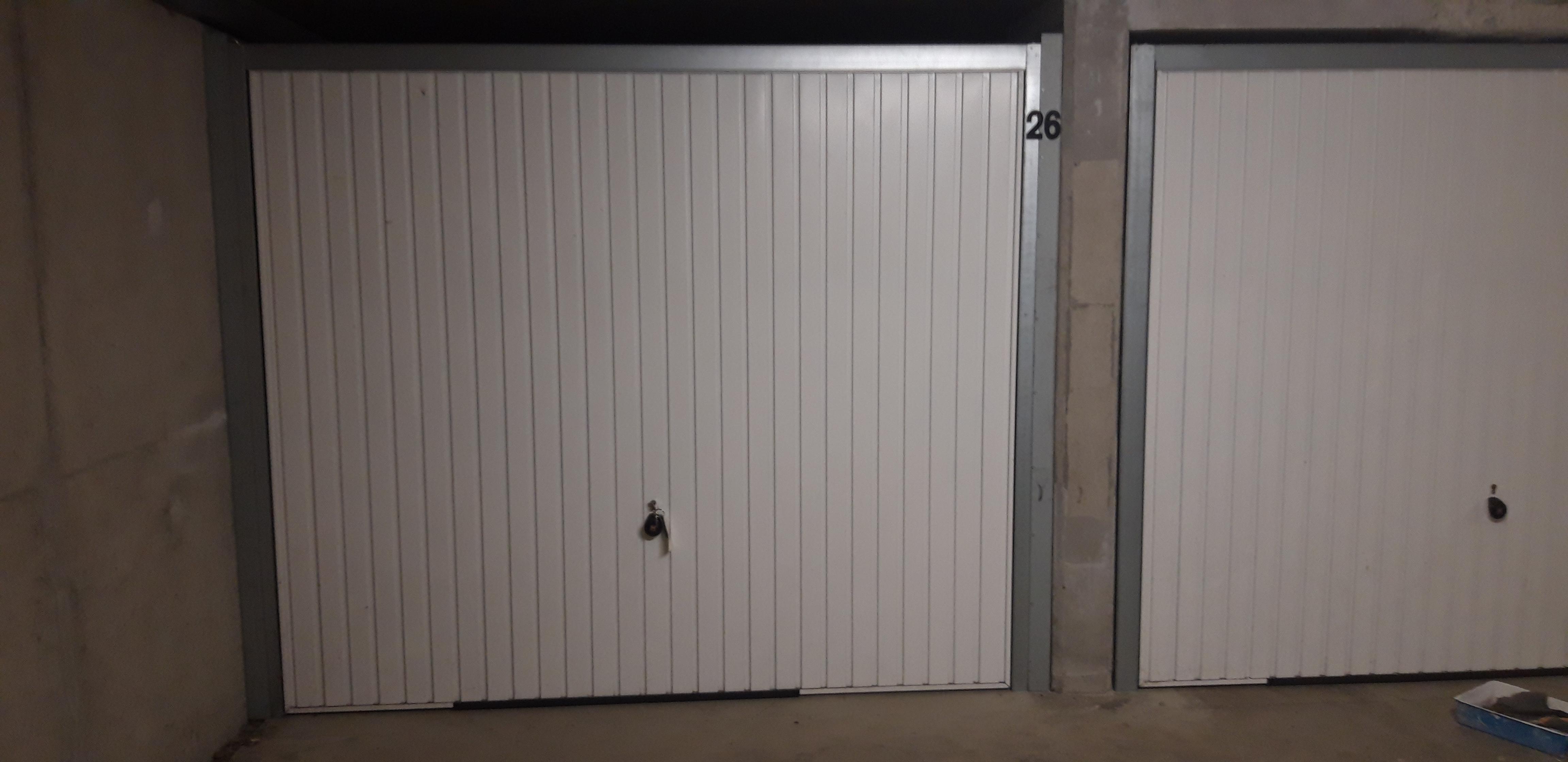 Garage en sous-sol à louer