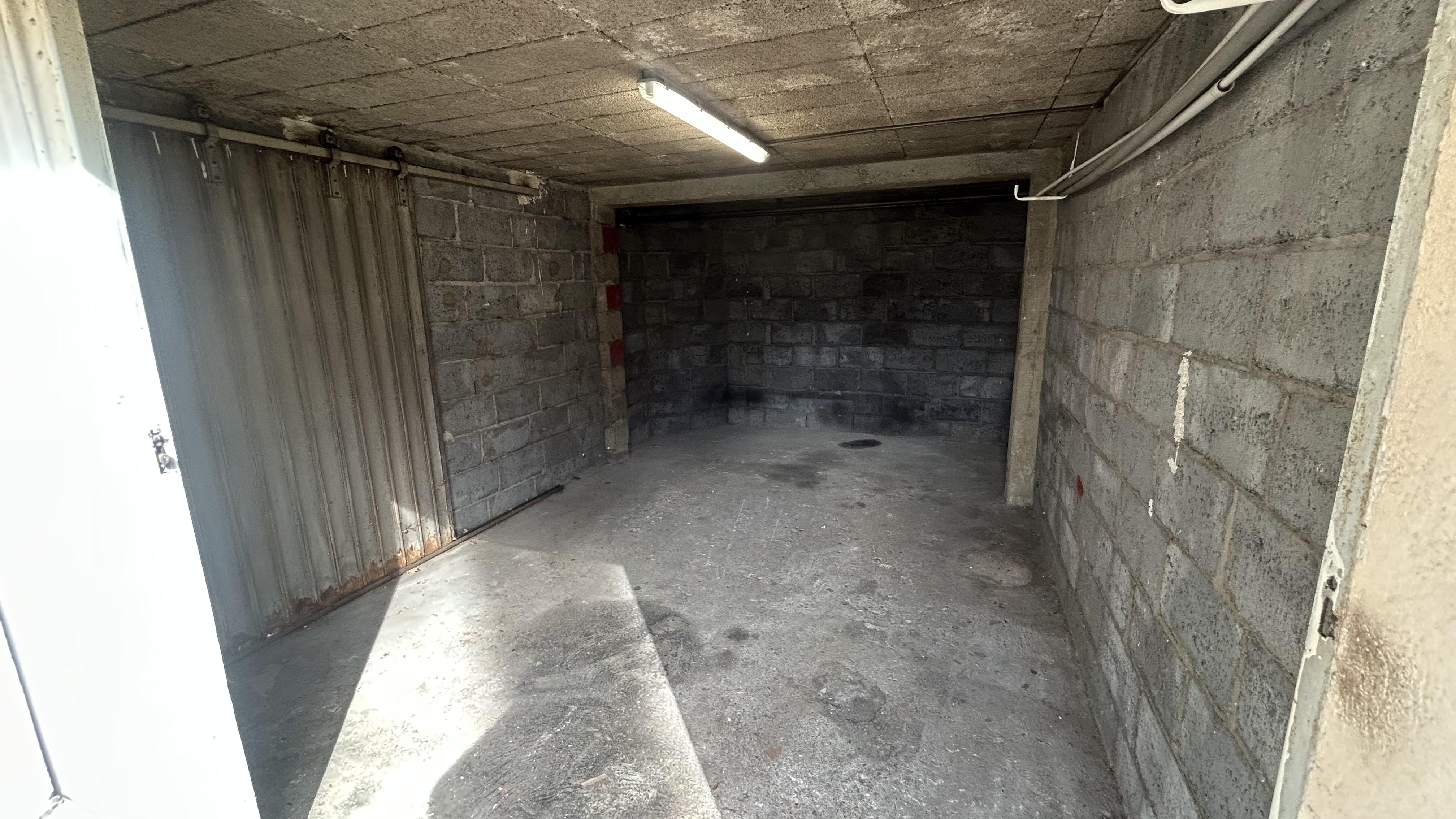 Location Box avec électricité et chauffage