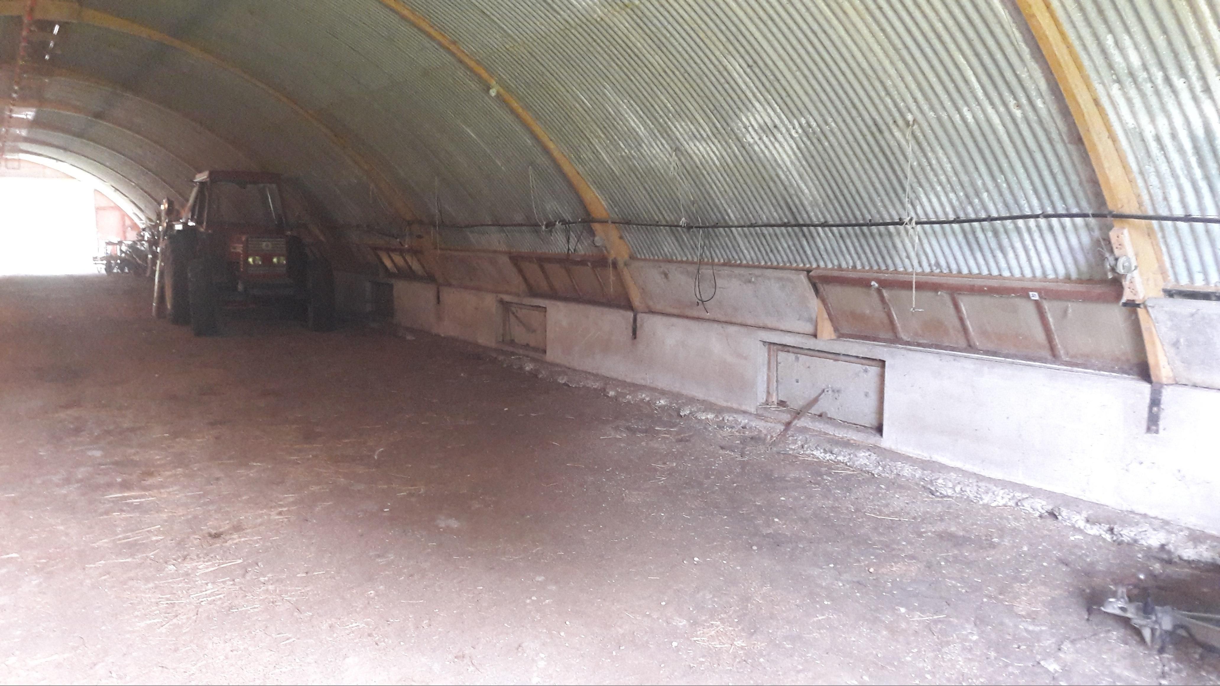 Hangar tunnel ouvert