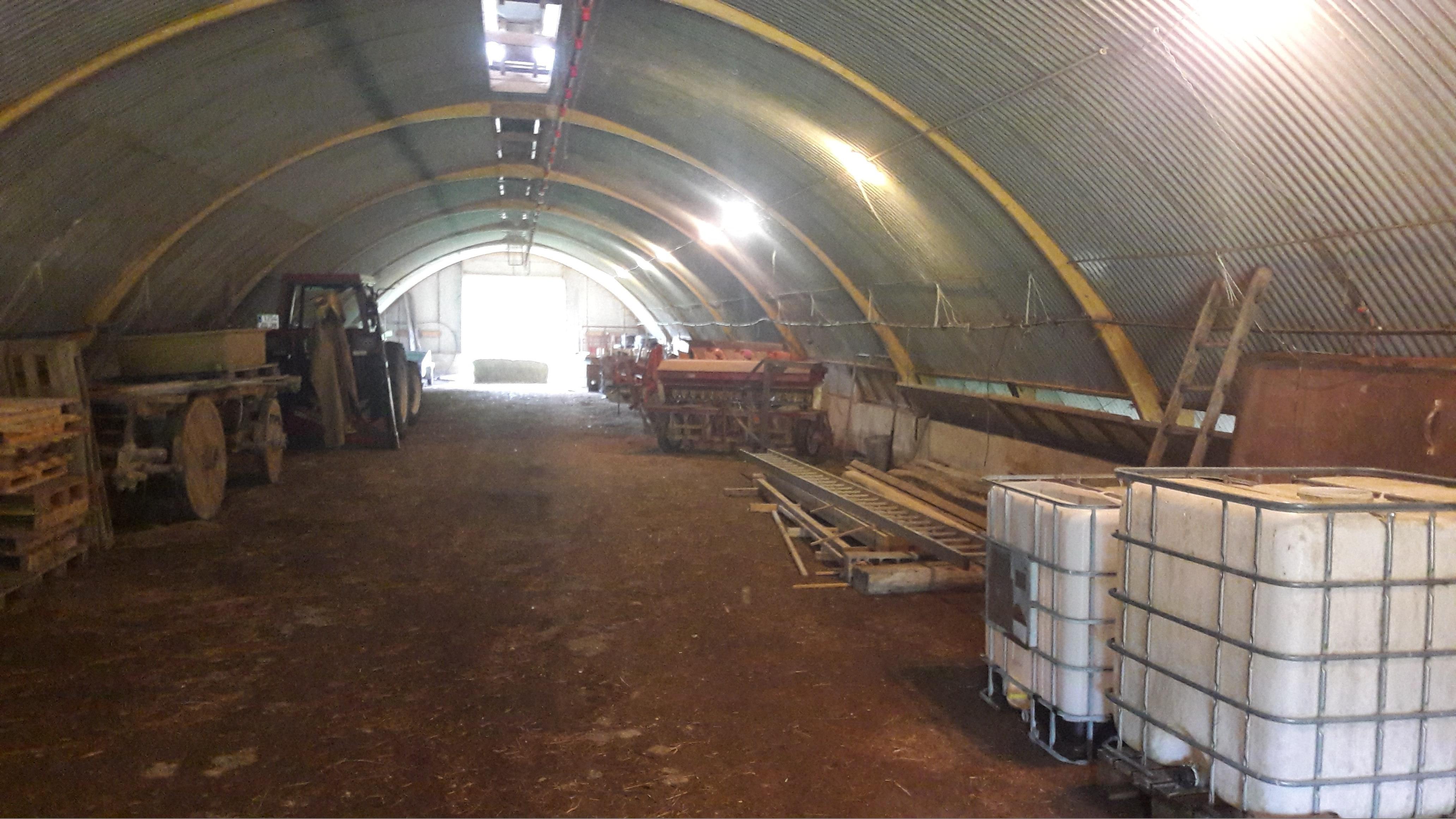 Hangar tunnel ouvert