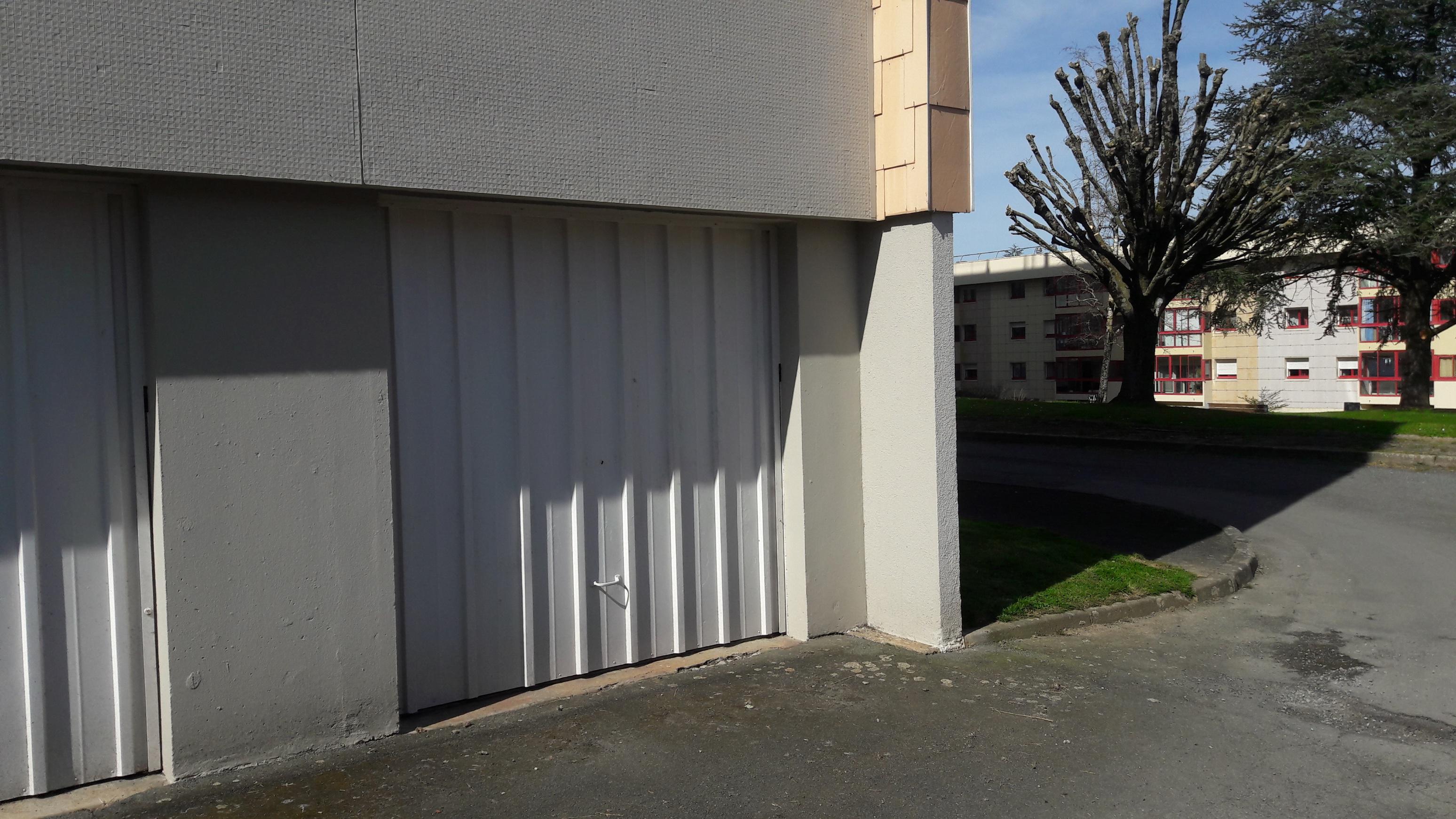 Garage/Box à louer 14 m2 La Roche sur