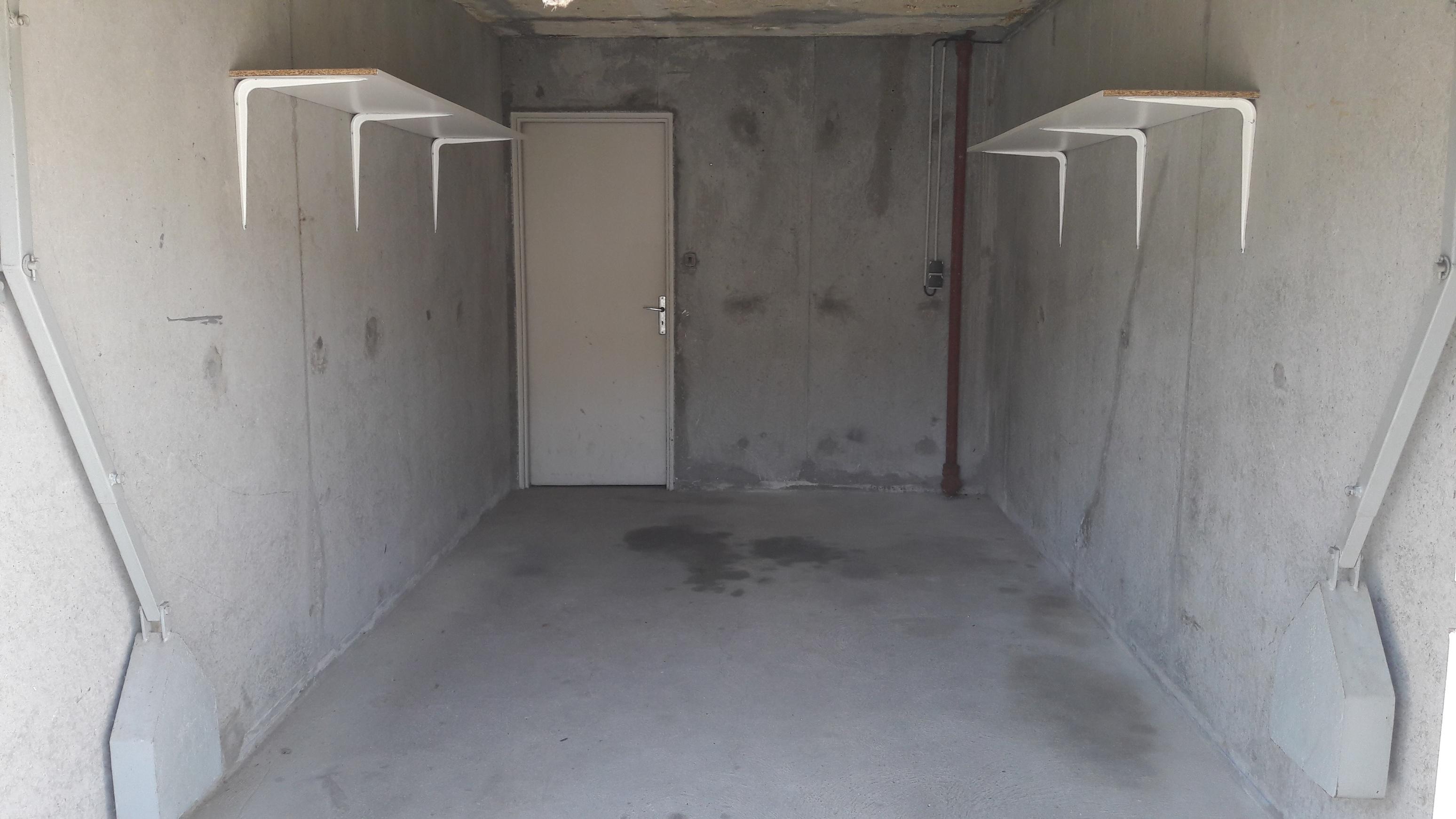 Garage/Box à louer 14 m2 La Roche sur