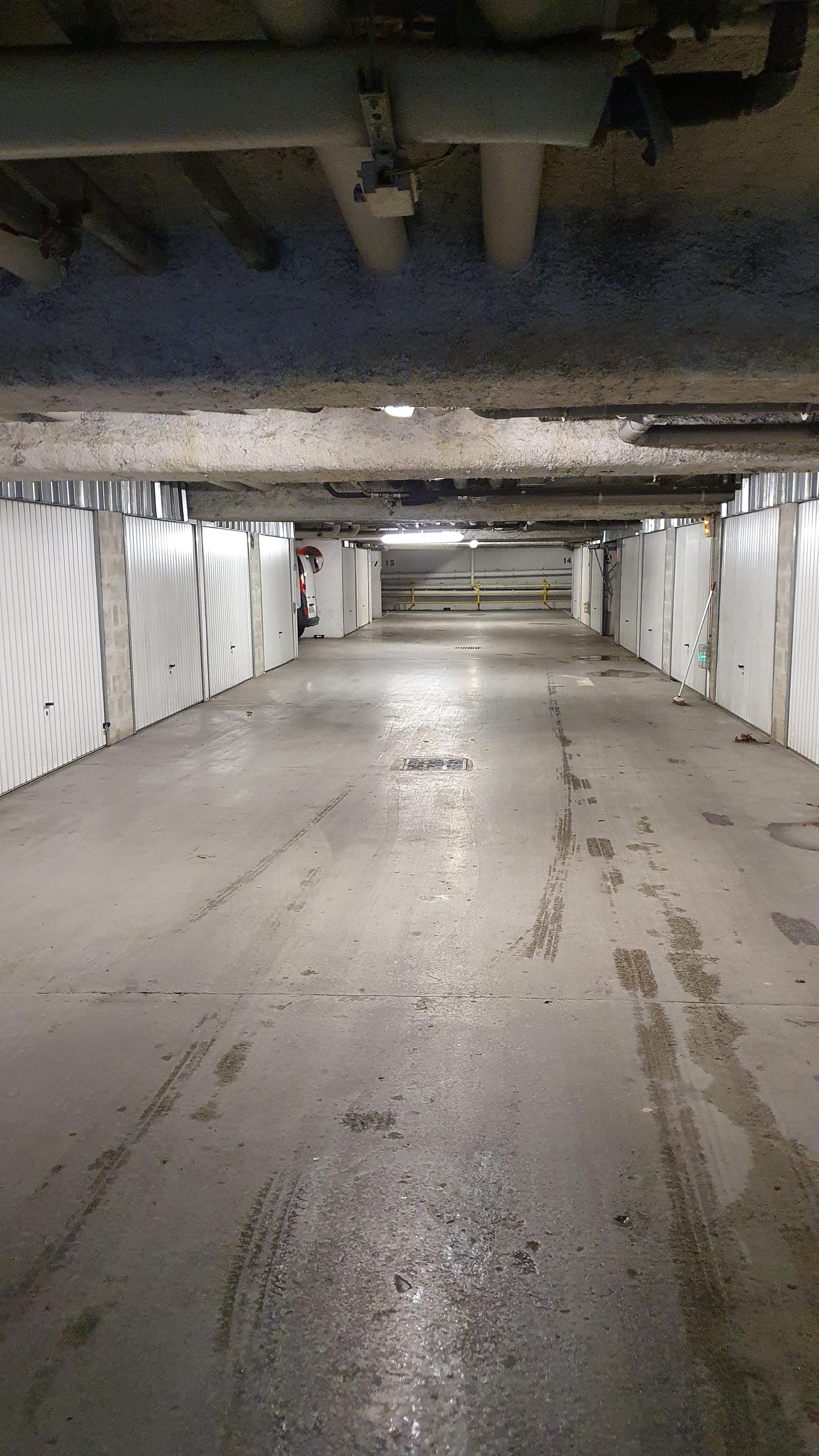 Box / Parking sécurisé en sous-sol