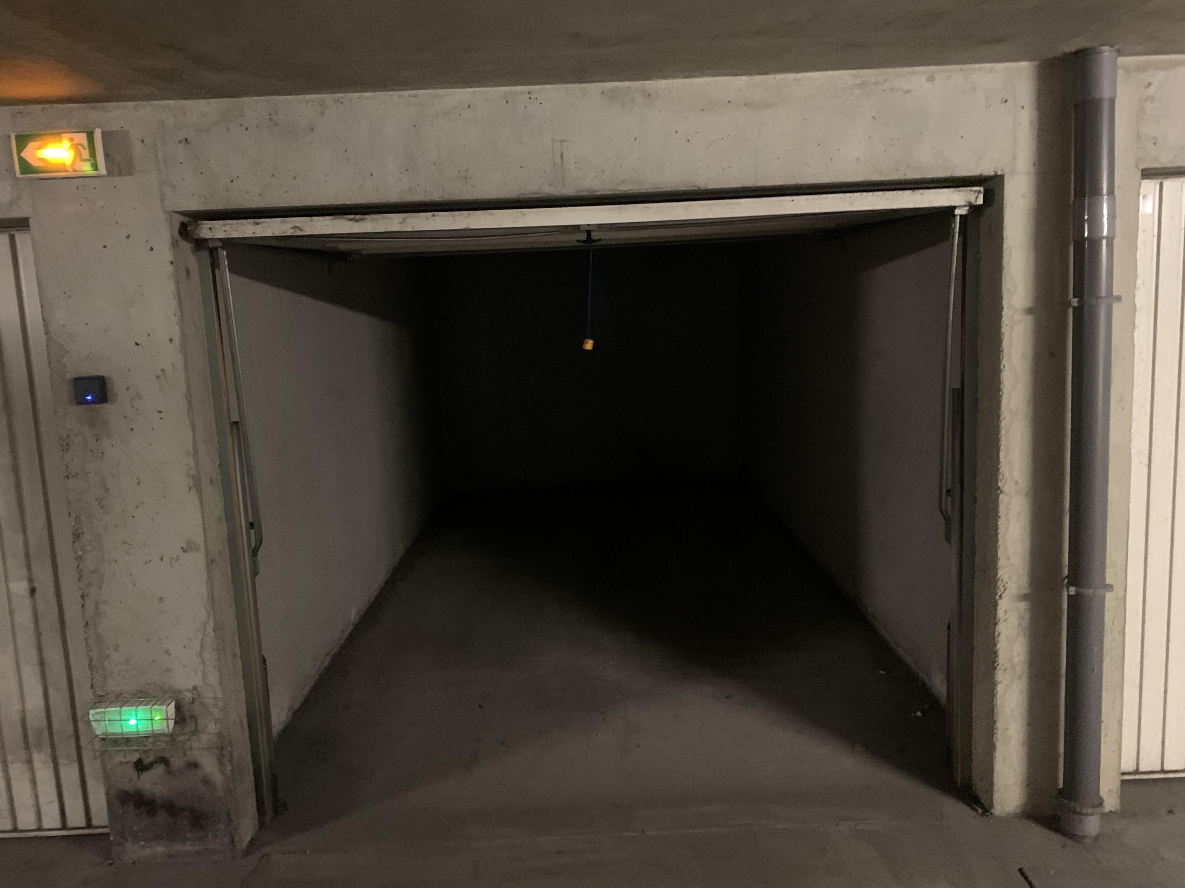 Garage fermé / La Motte-Servolex