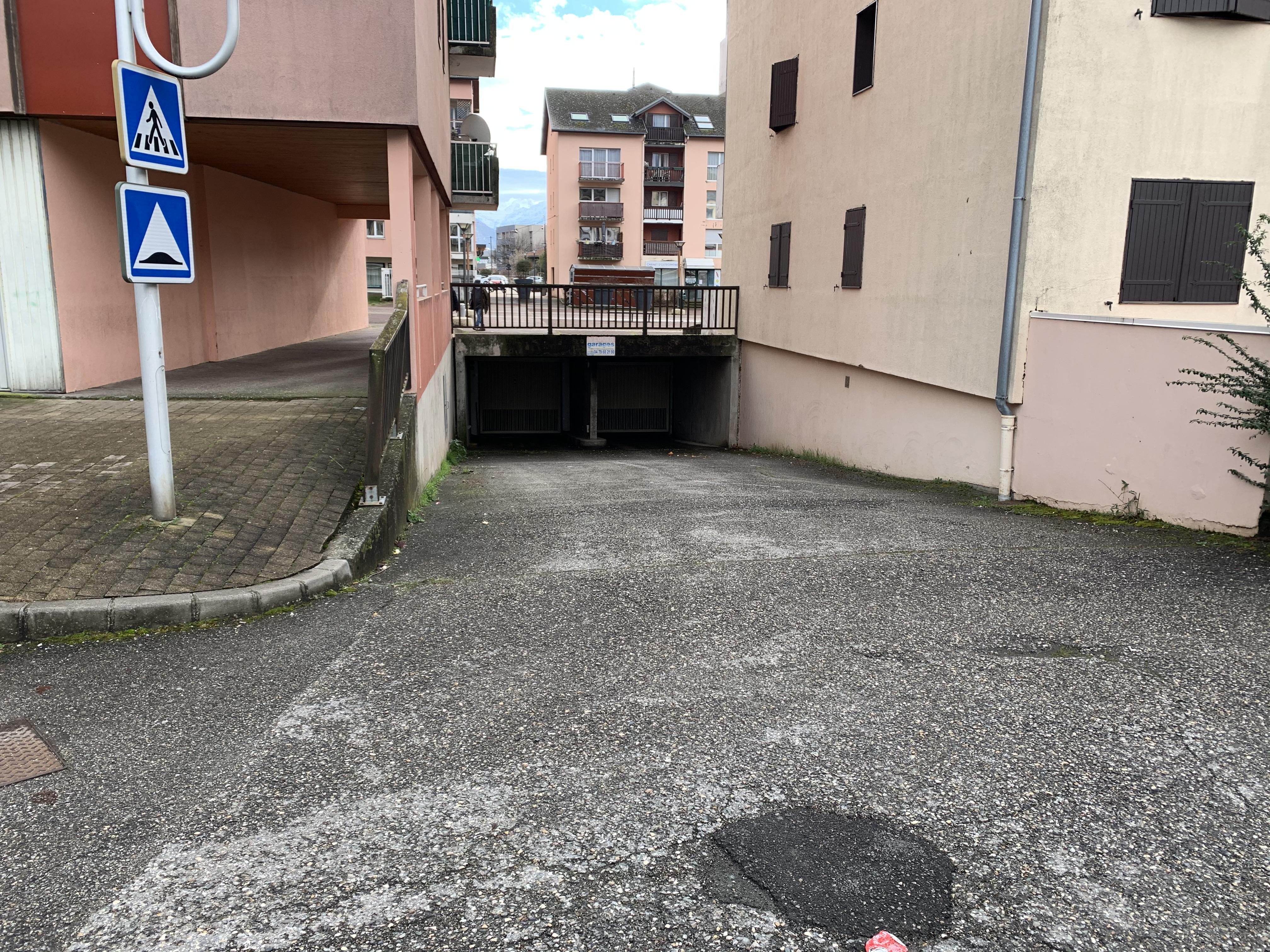 Garage à louer / Leysse