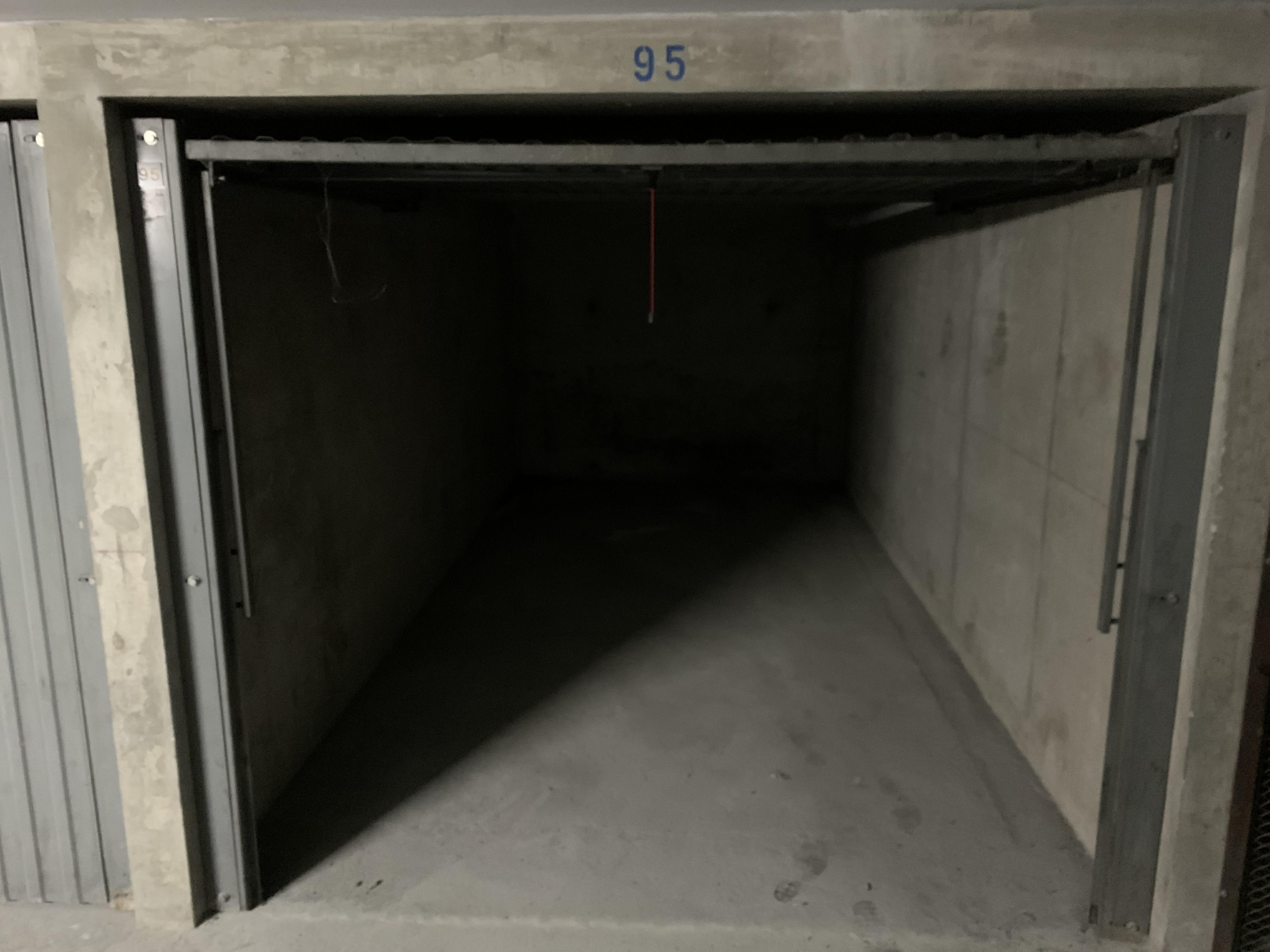 Garage à louer / Leysse