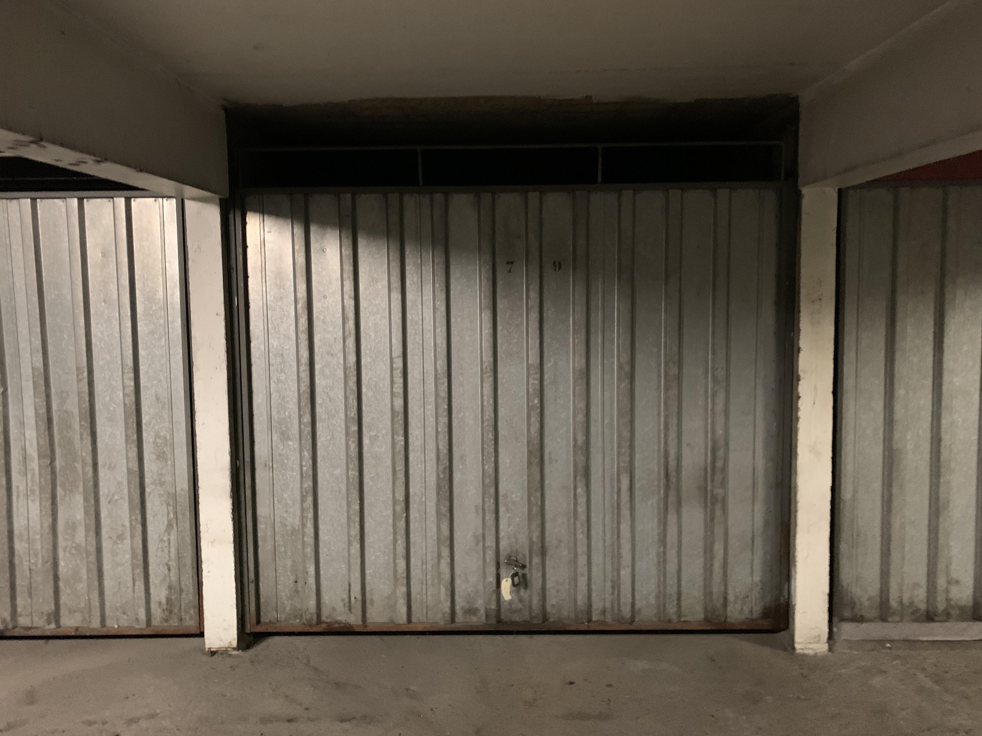 Garage fermé  de 14m² en sous sol à Cognin
