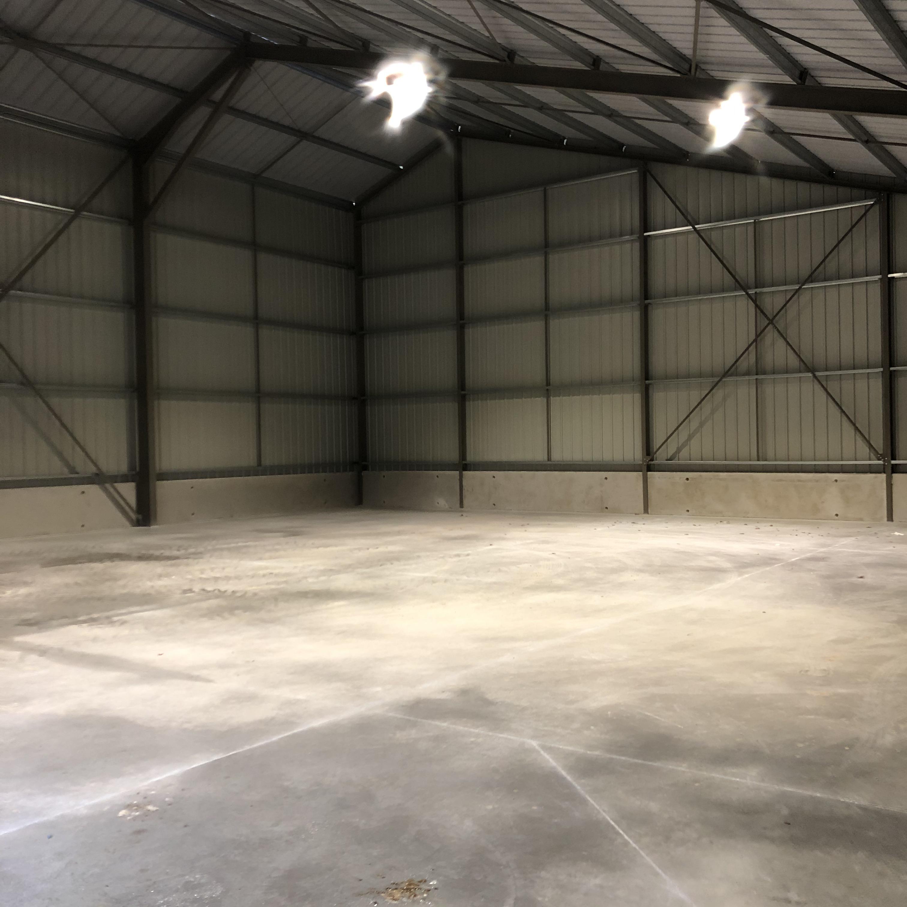 Loue hangar fermé 400m²