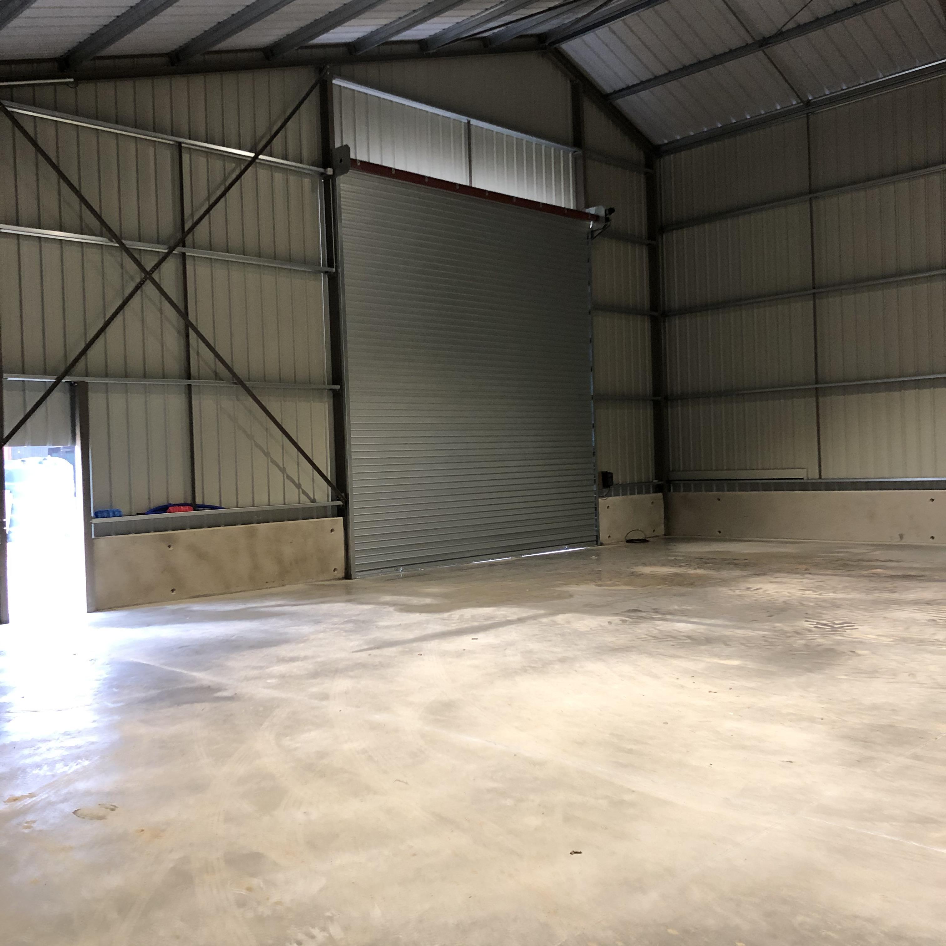 Loue hangar fermé 400m²