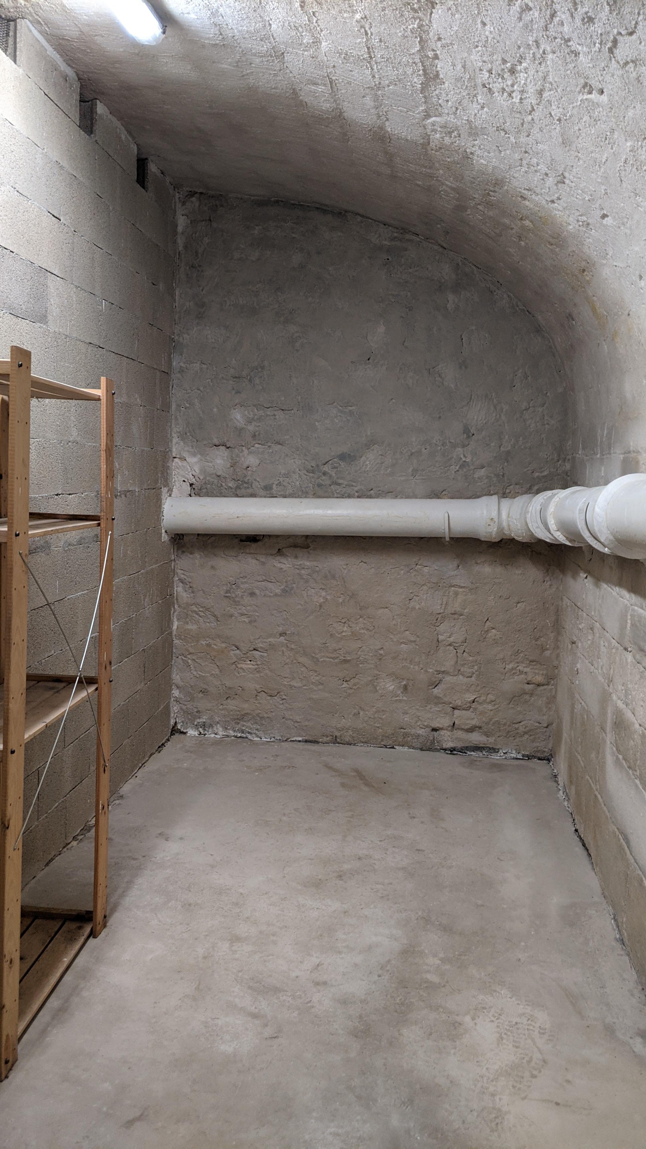 Cave saine à louer proche métro bonne nouvelle