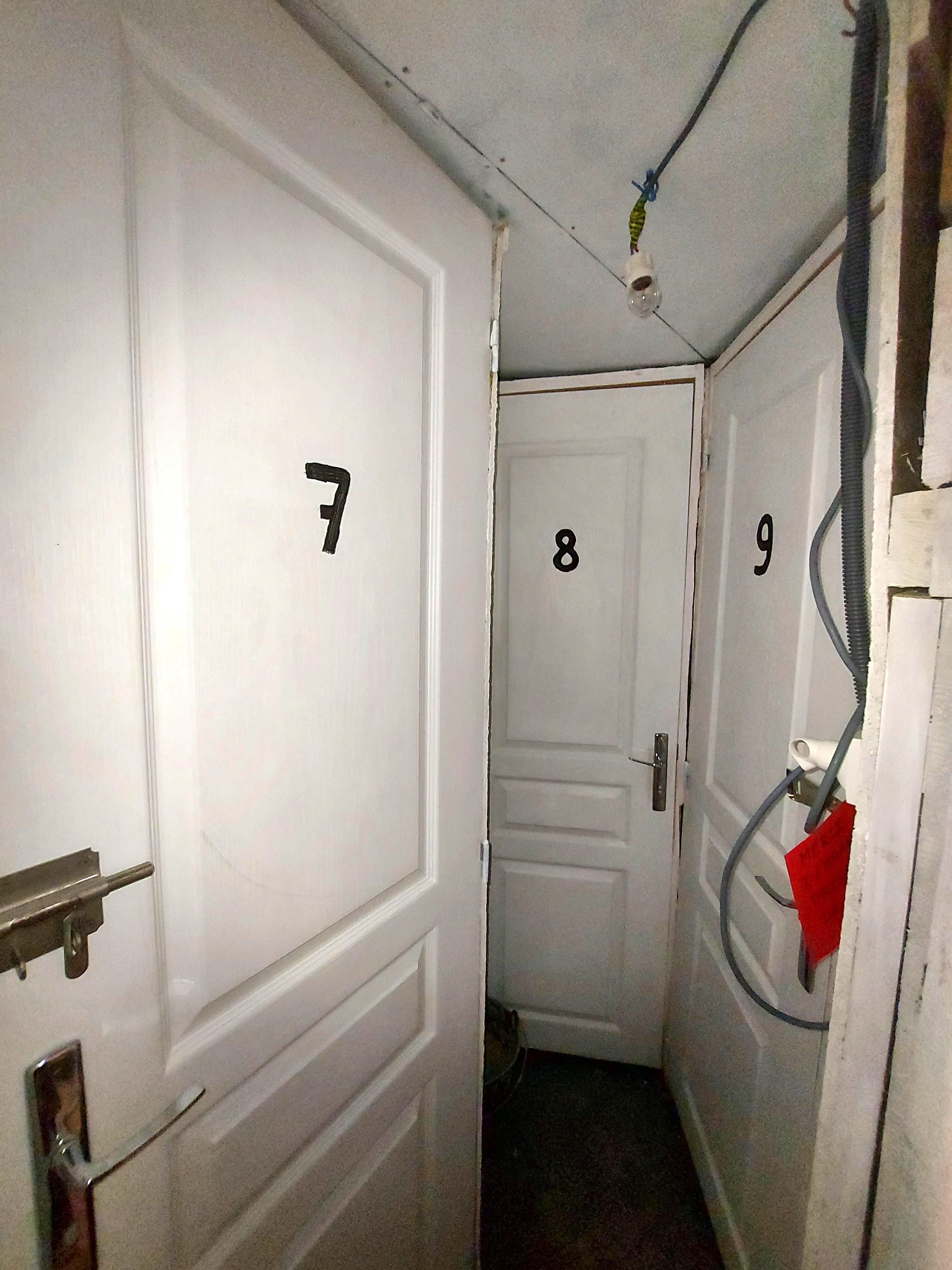 PETIT ESPACE DE STOCKAGE CAVE PROPRE 0,8 M2