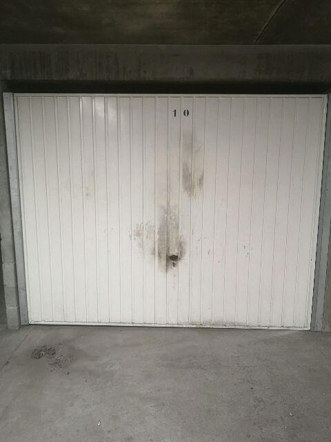 Location grand garage / L'Isle d'Abeau