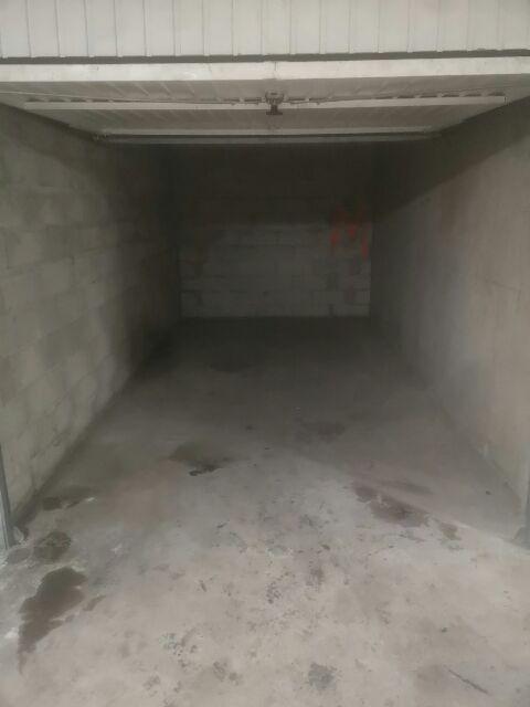Location grand garage / L'Isle d'Abeau