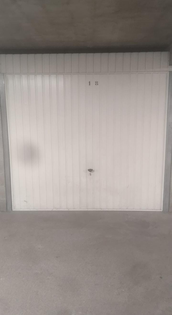 Parking fermé en sous-sol à l'Isle d'Abeau