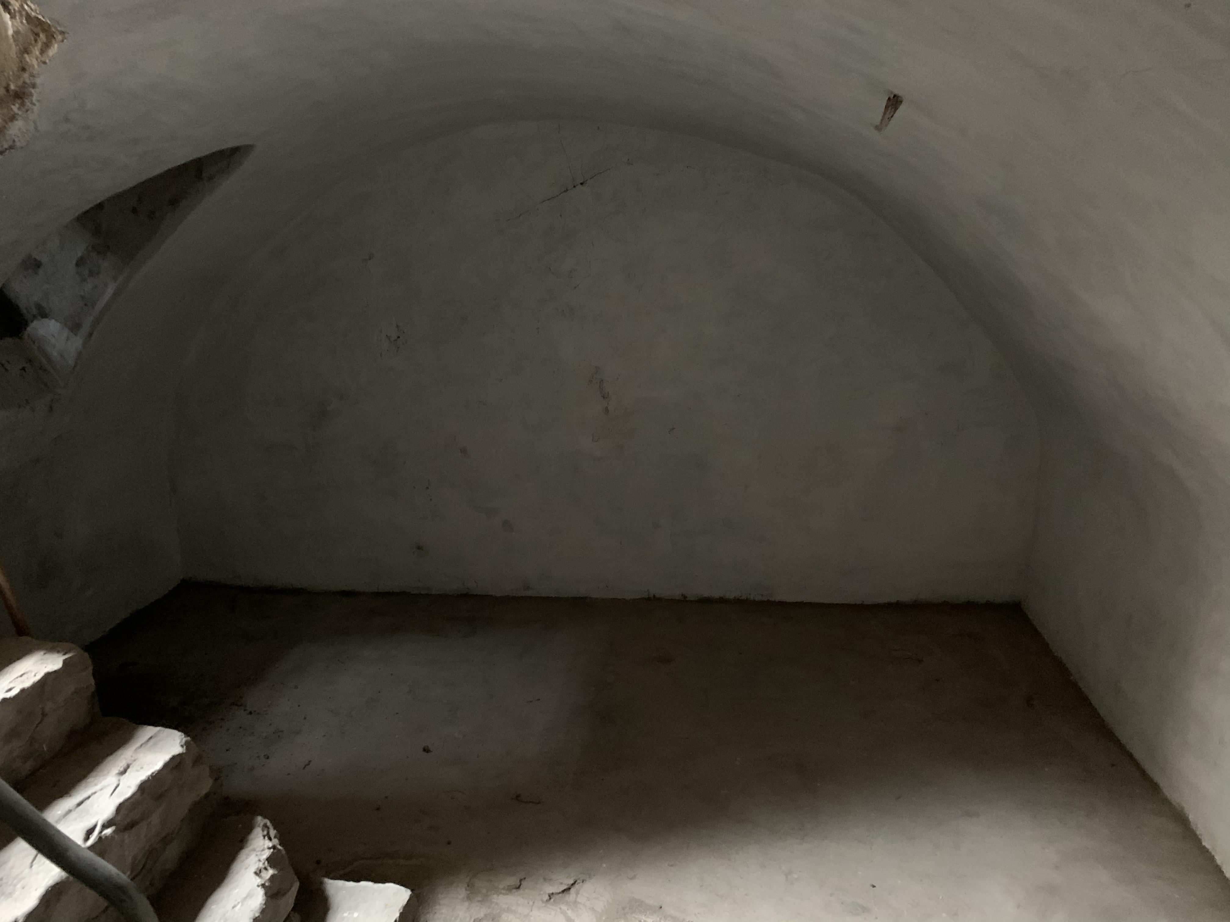 Cave voûtée à louer