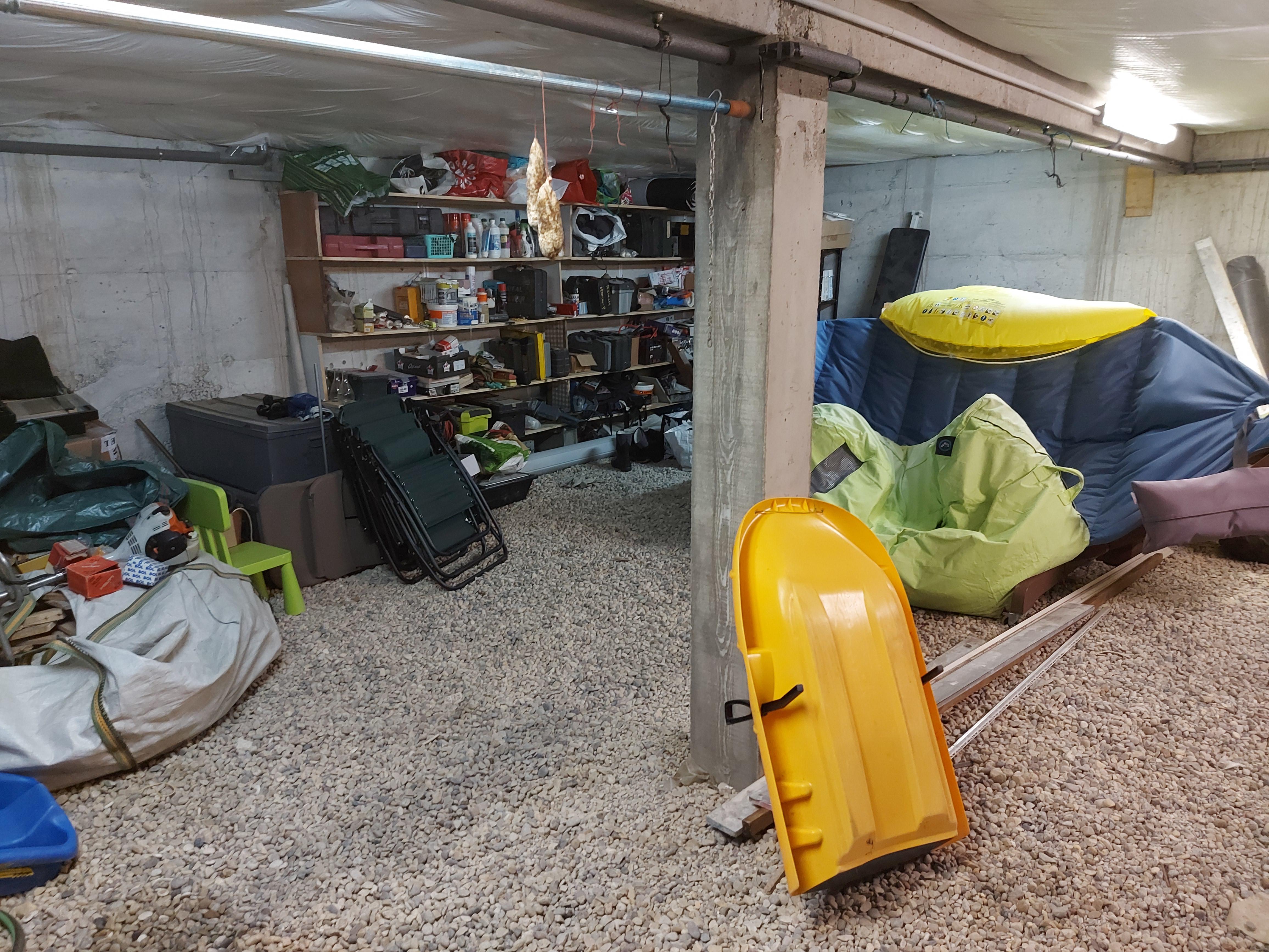 espace de stockage dans garage 40 m2 Saint