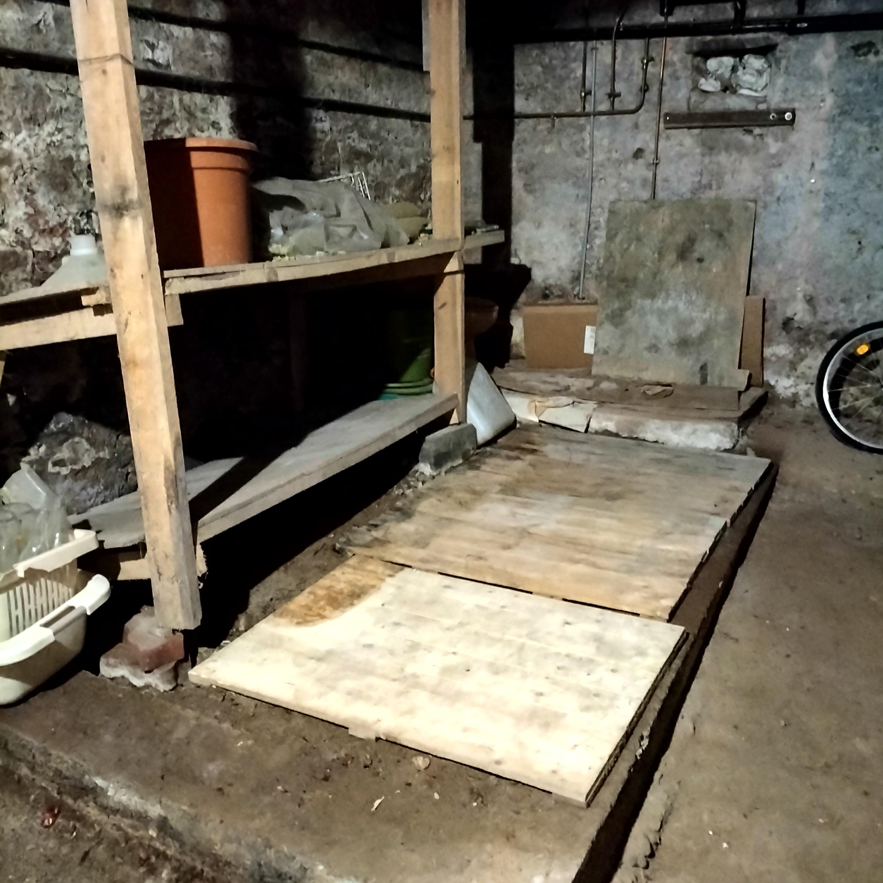 Espace de stockage cave grenier garage