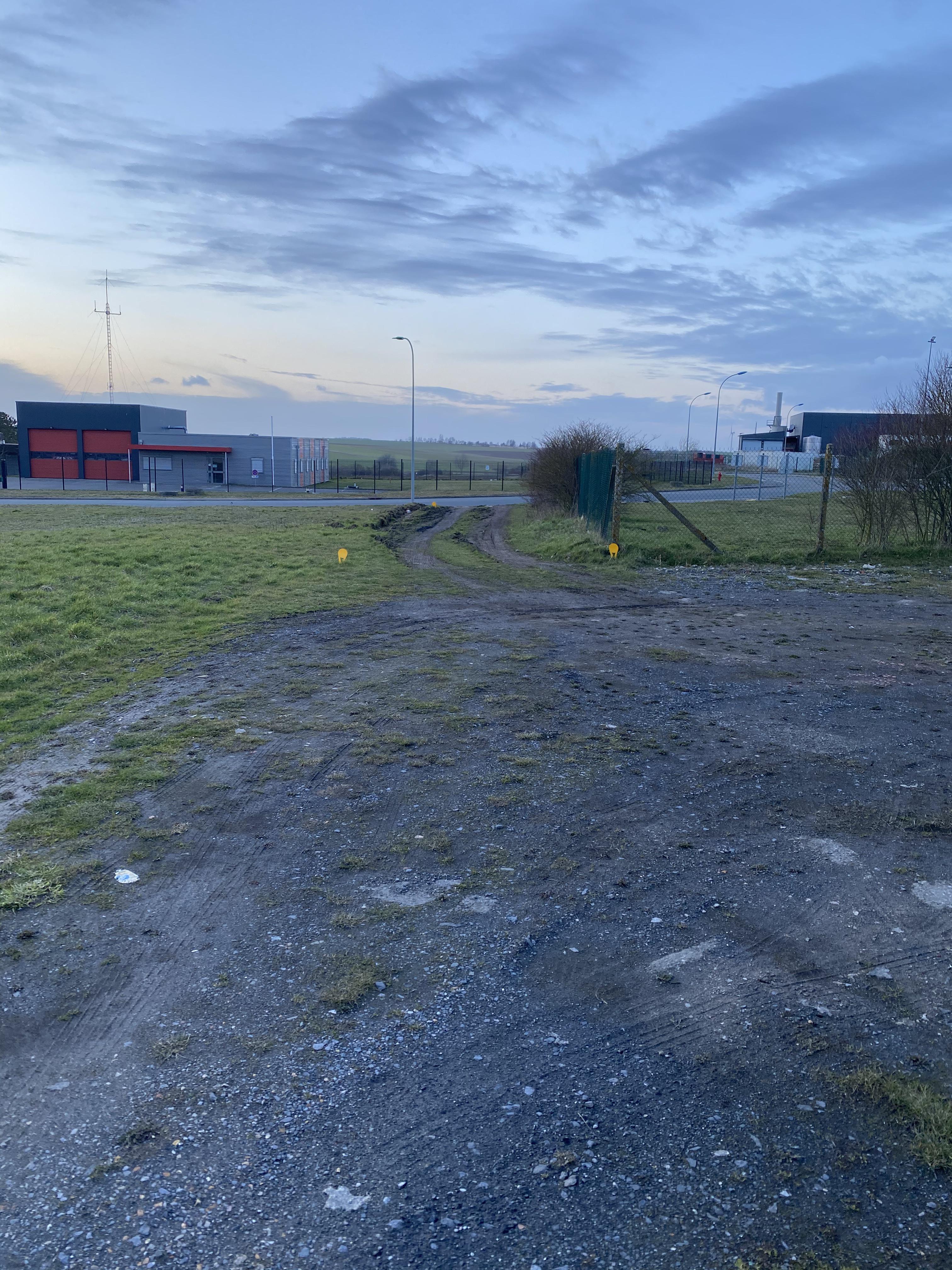 Entrepôt stockage situé ZA La Vacquerie Gouzeaucourt 360