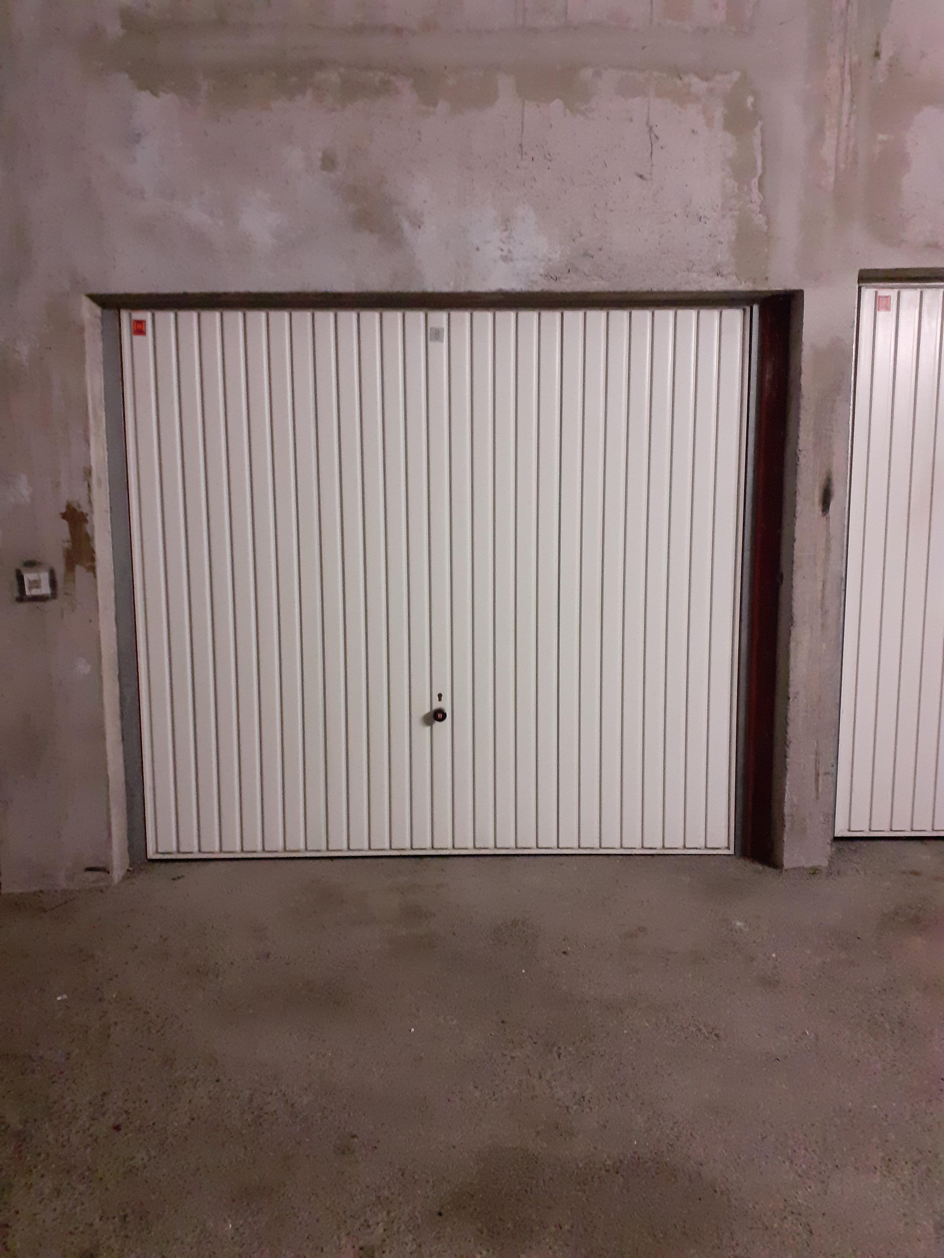 Parking : belle hauteur sous plafond