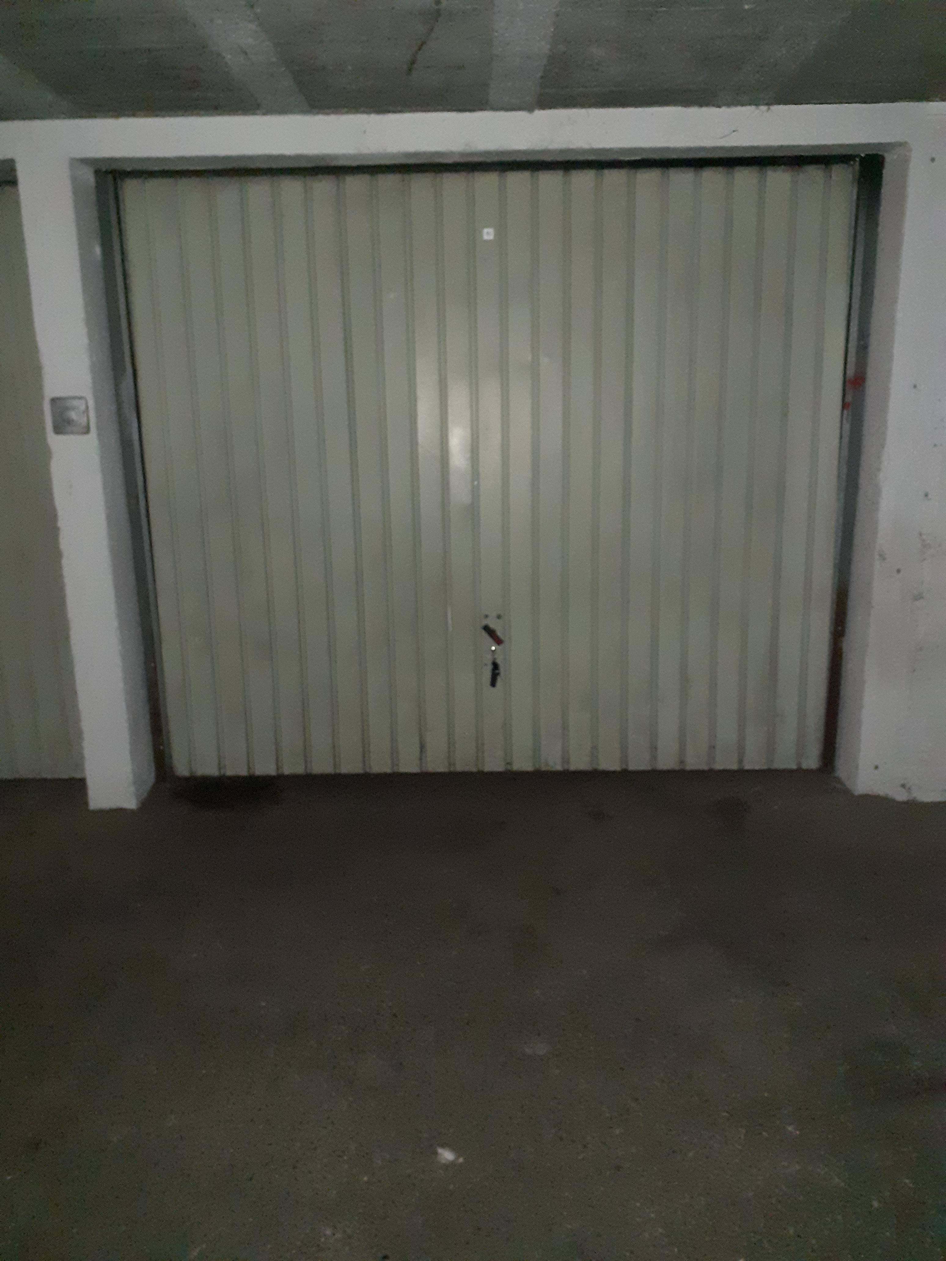 Garage sécurisé en sous-sol à louer