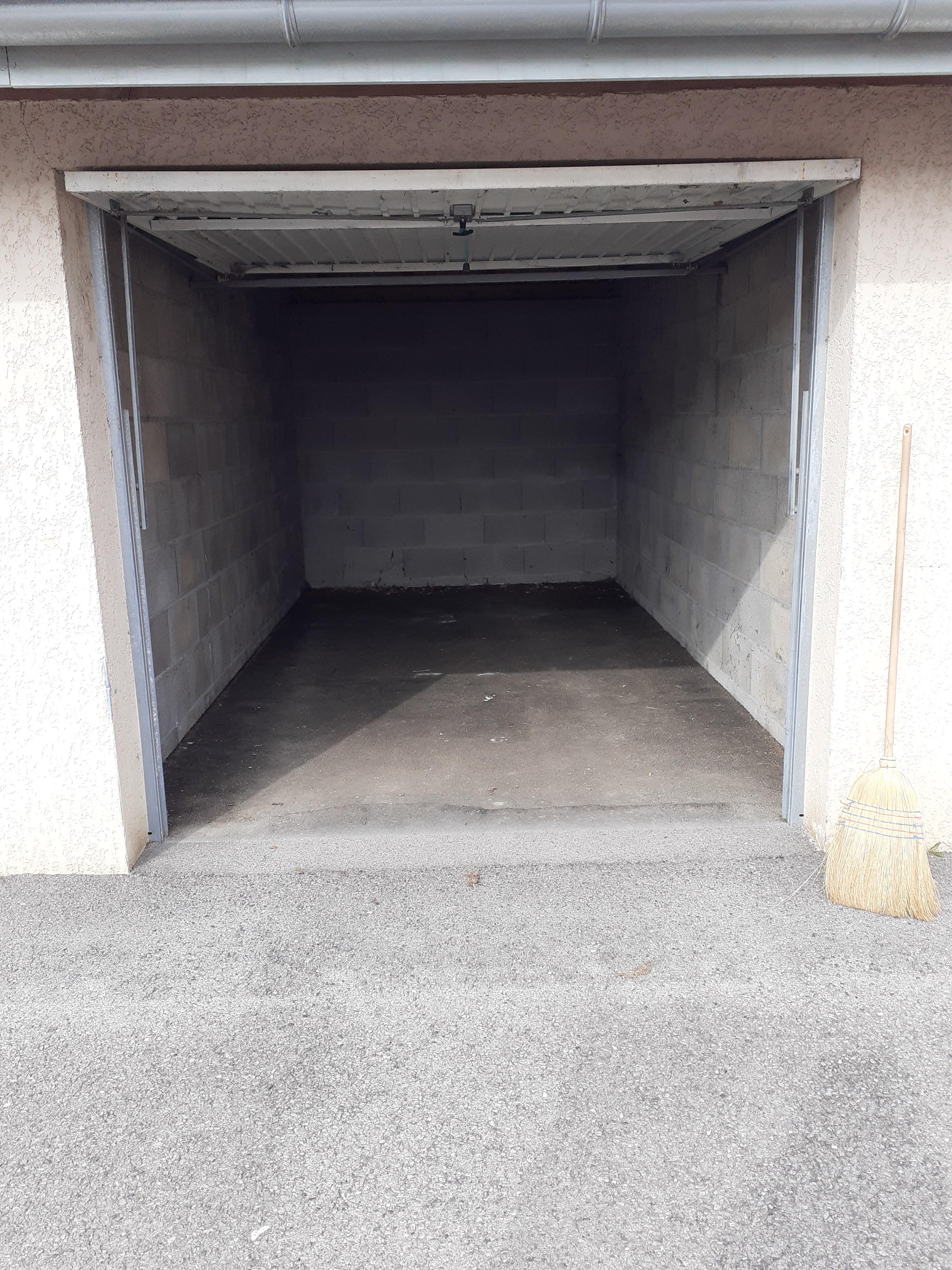 Garage - Box fermé à louer