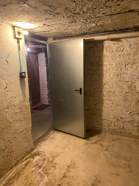 Grande cave saine à partager / rue Coriolis