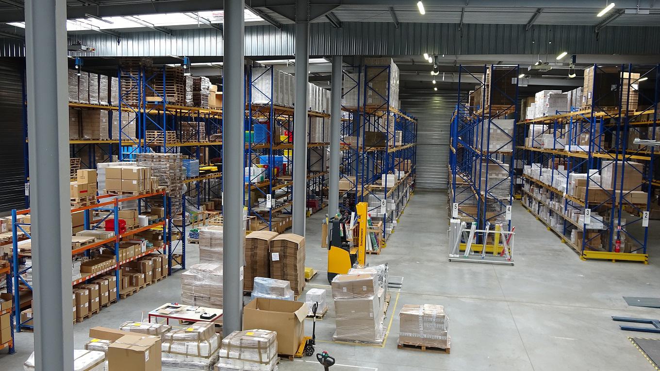 Espace dans entrepôt + garage