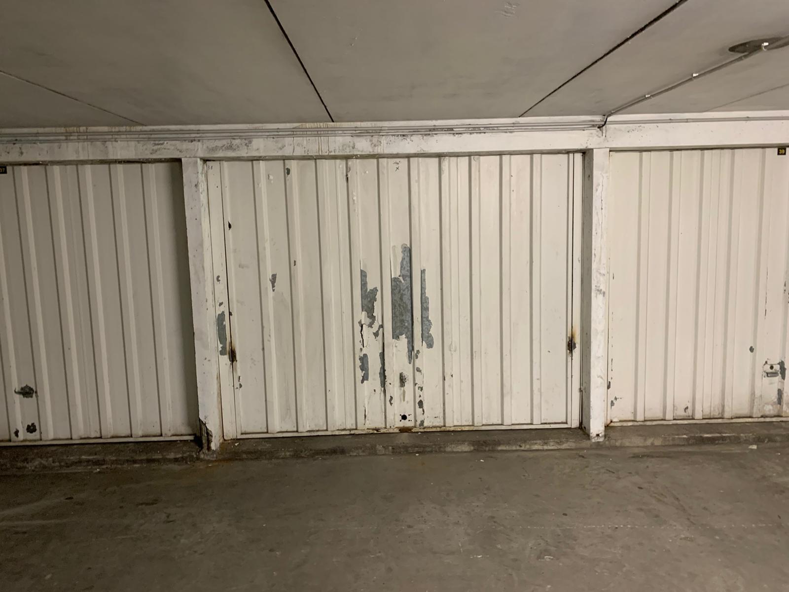 A louer : box fermé pour parking